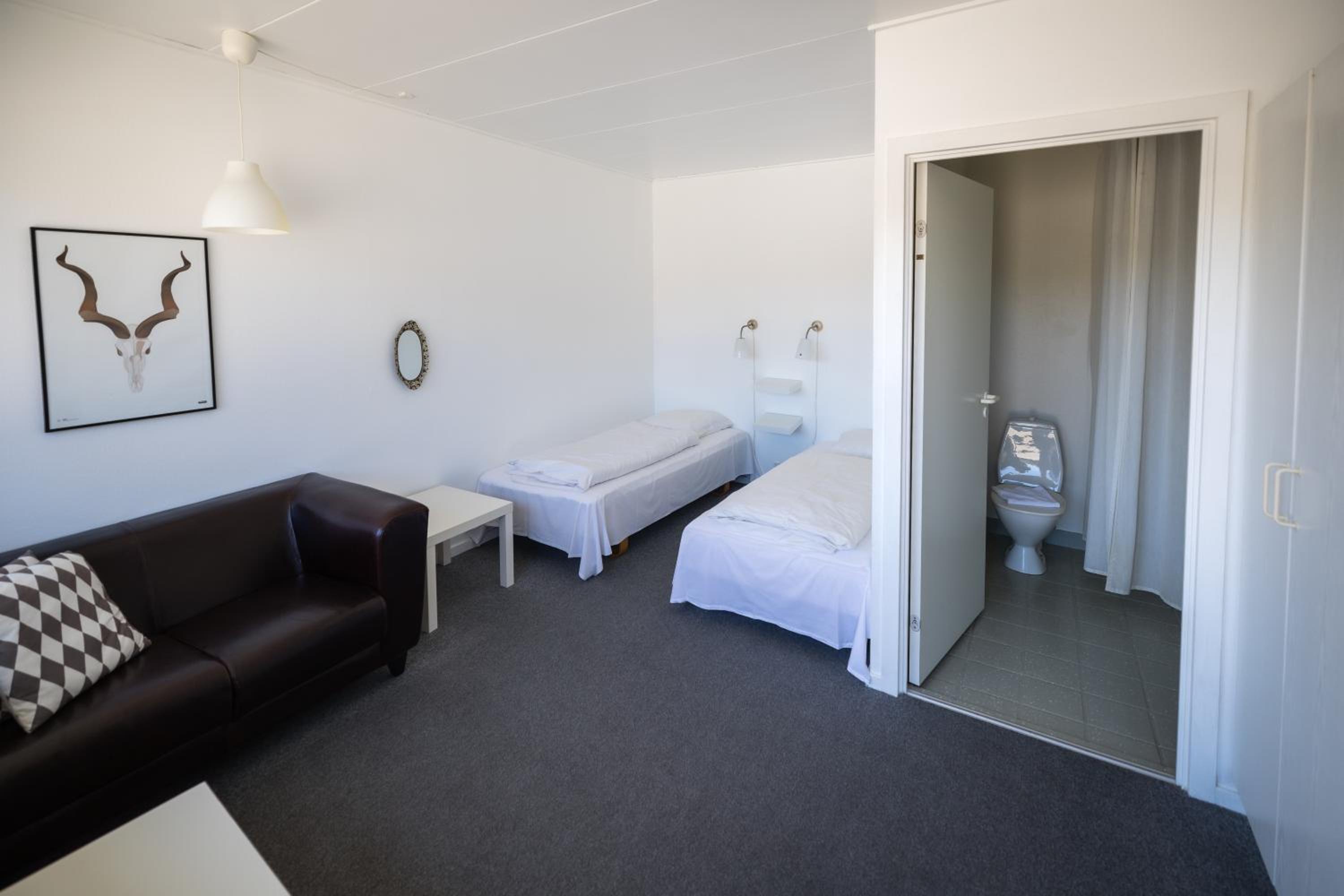 Single Room with Private Bathroom photo 1