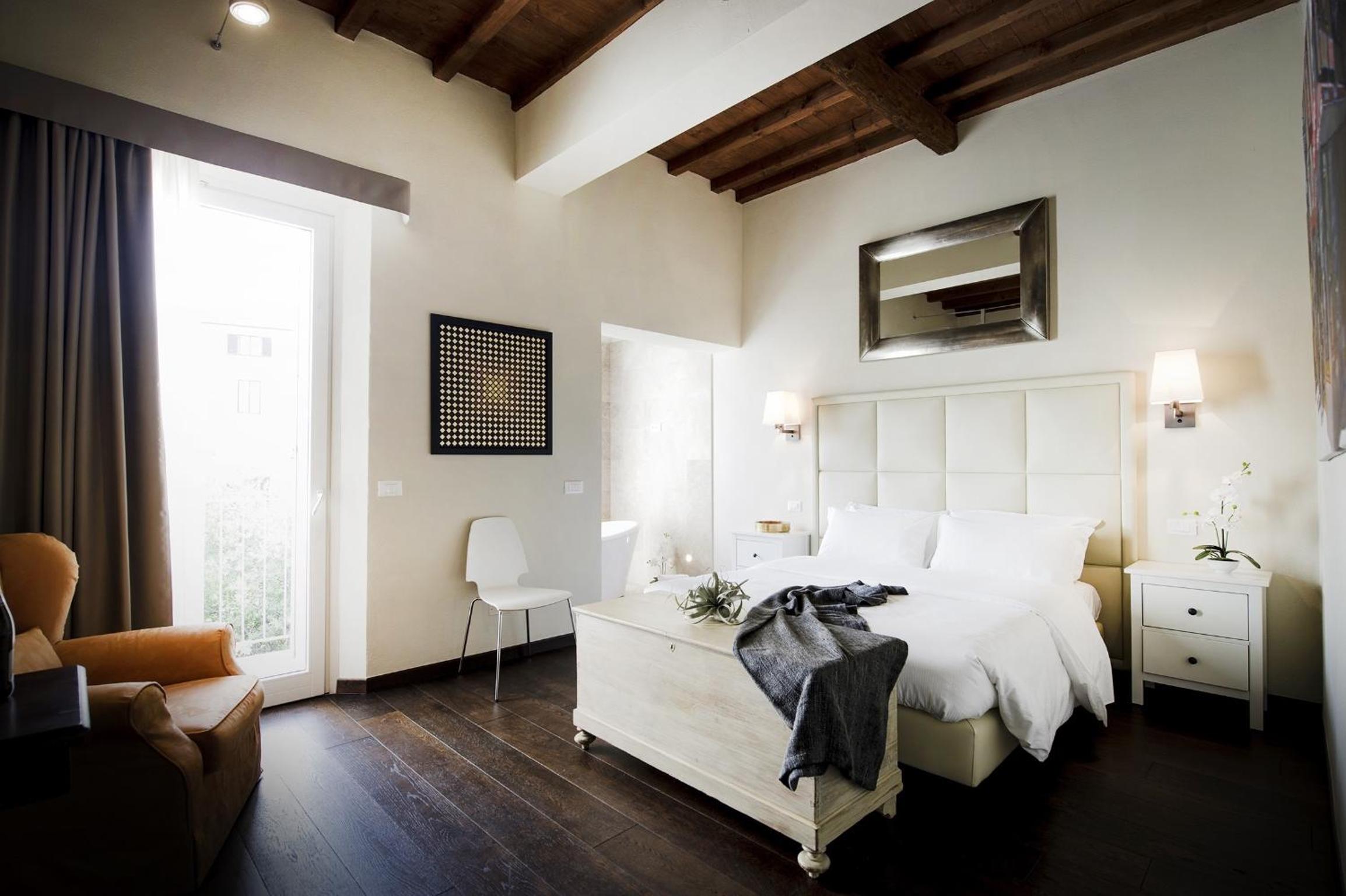 Standard Two-Bedroom Apartment with Balcony photo 1