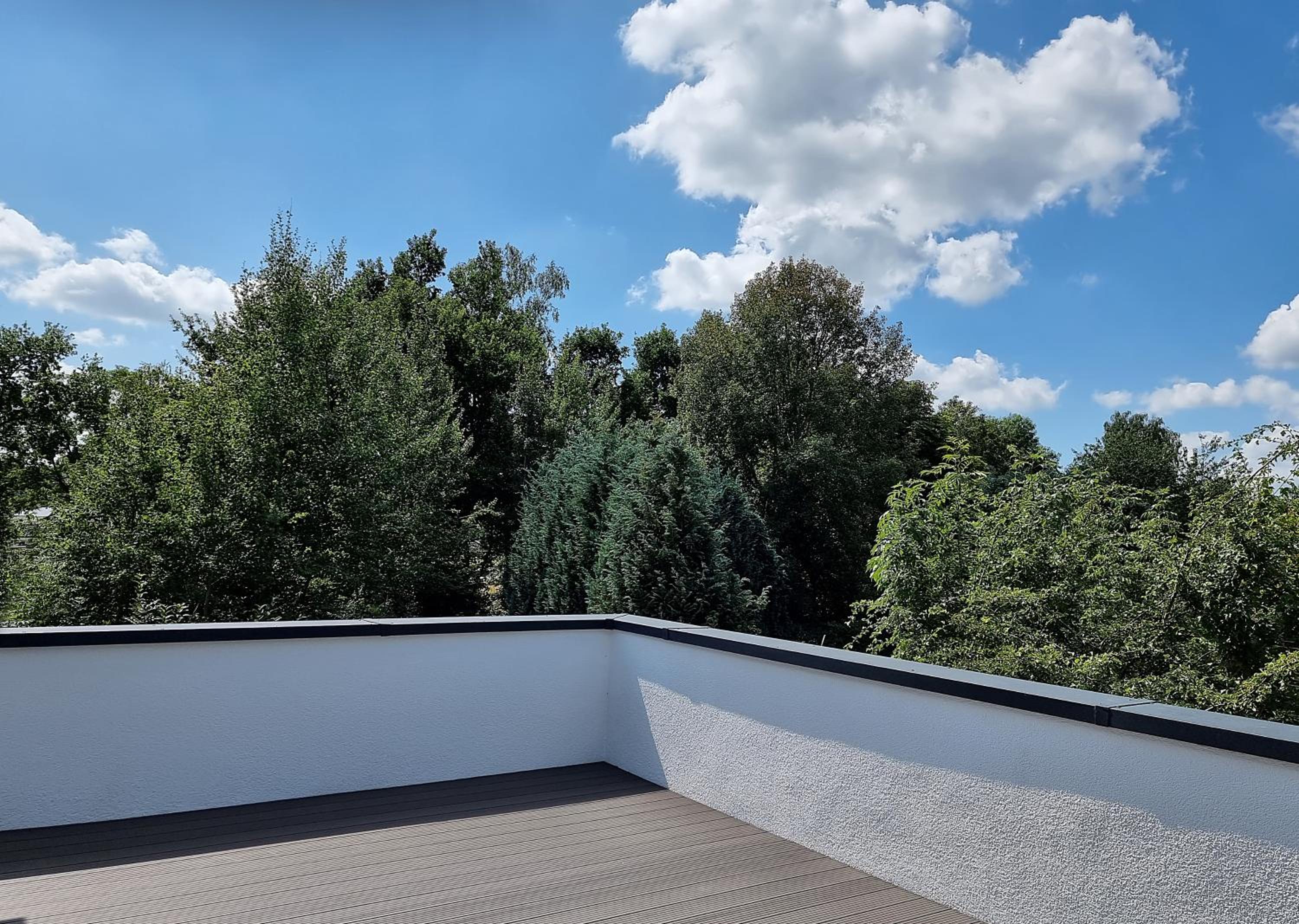 Apartment with Balcony photo 2