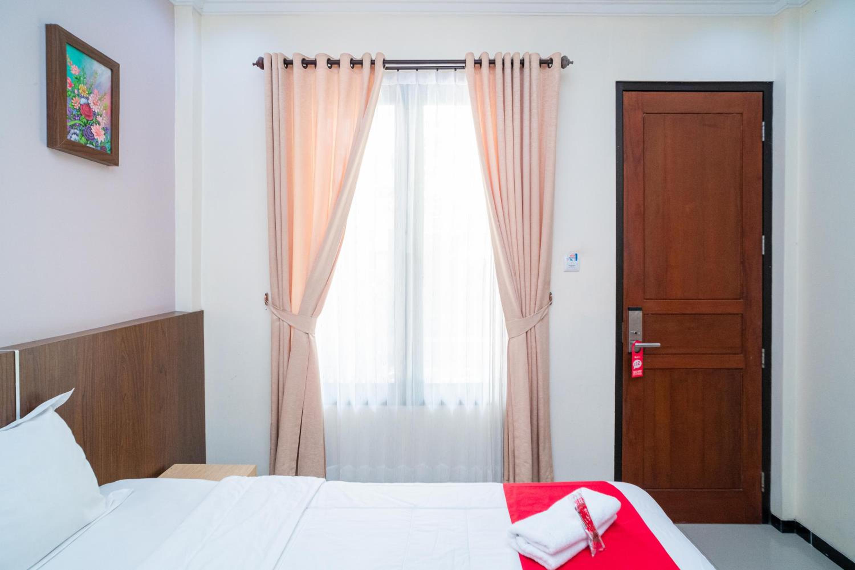 Standard Double Room - Photo 9