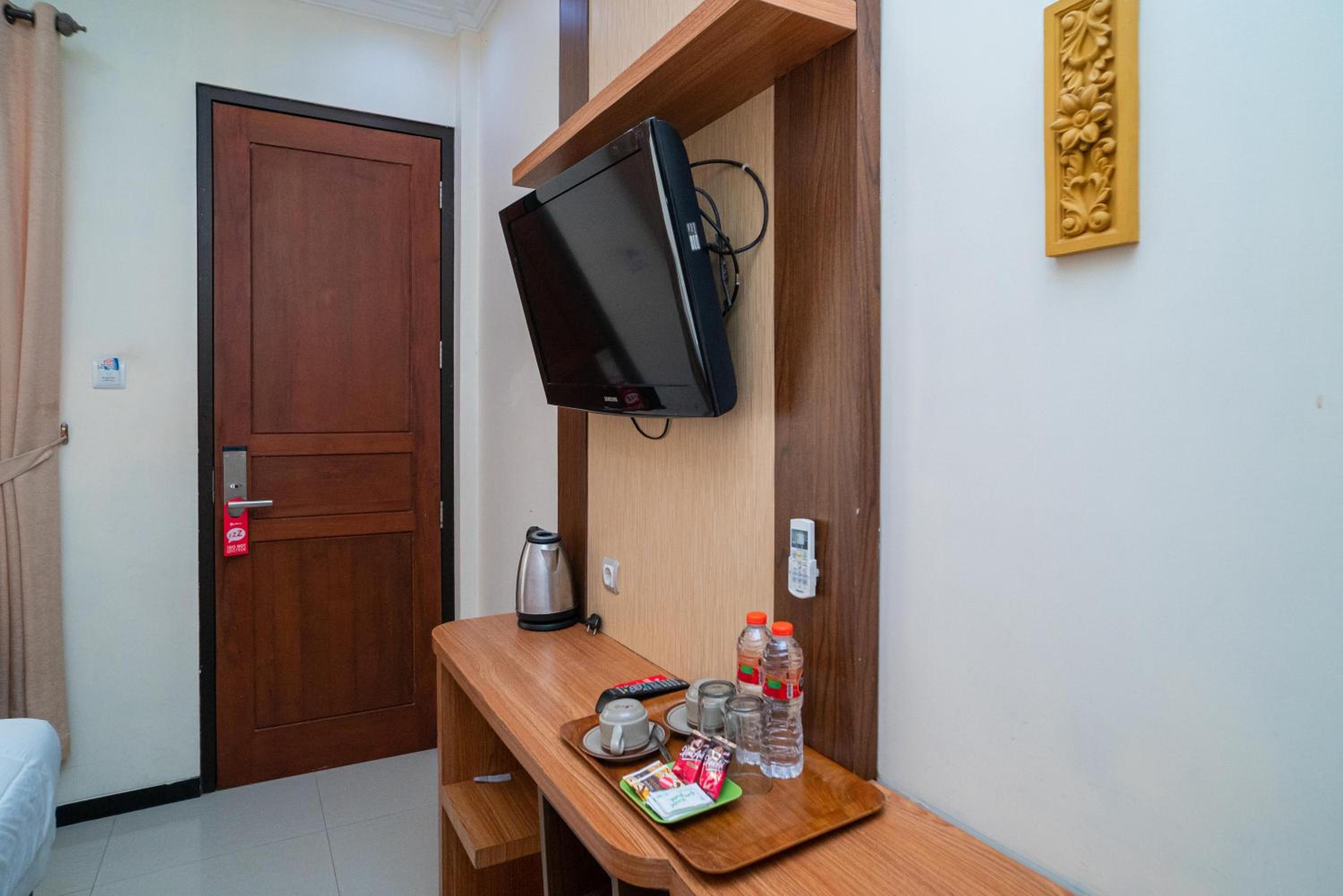 Standard Double Room - Photo 6