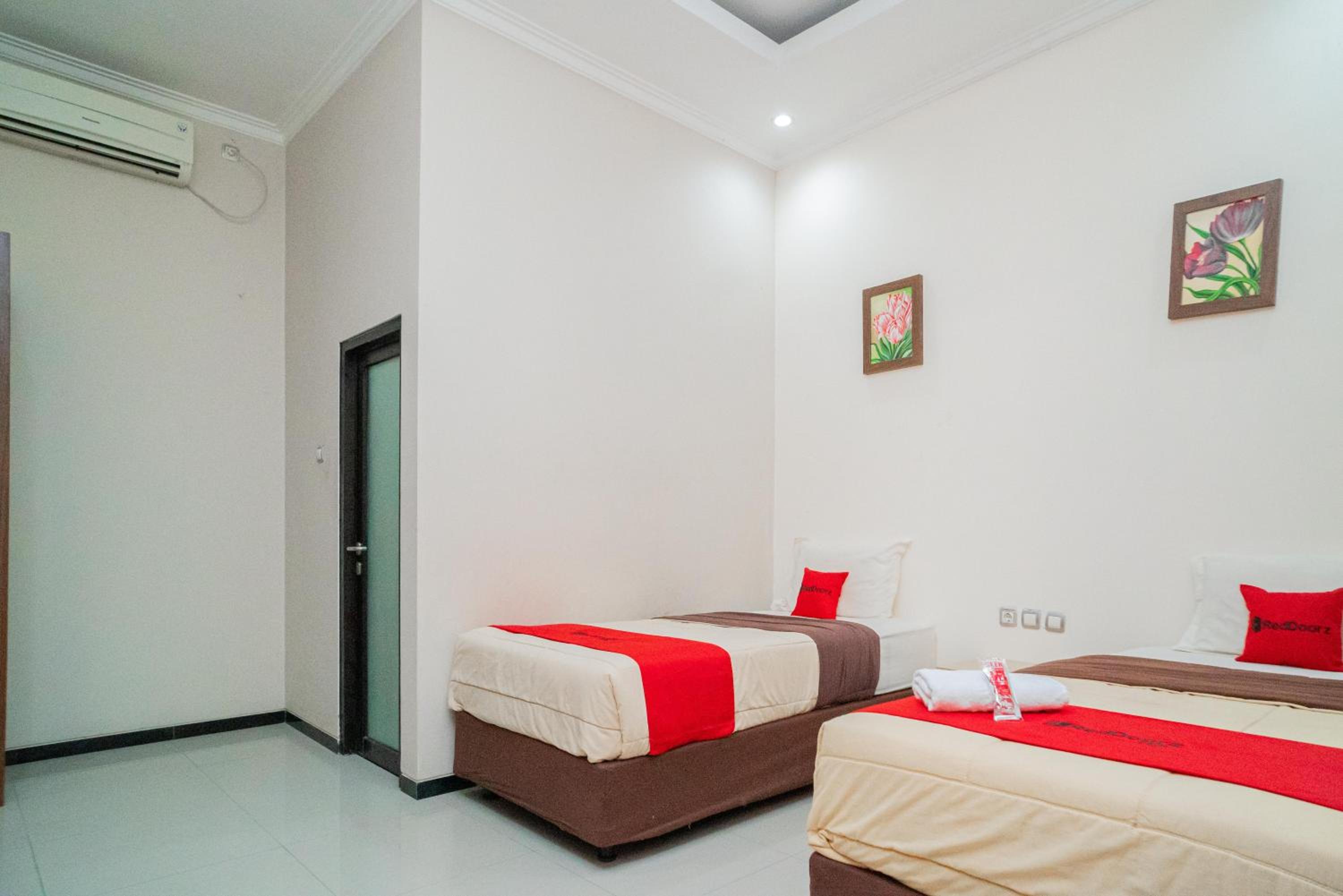 Twin Room - Photo 8