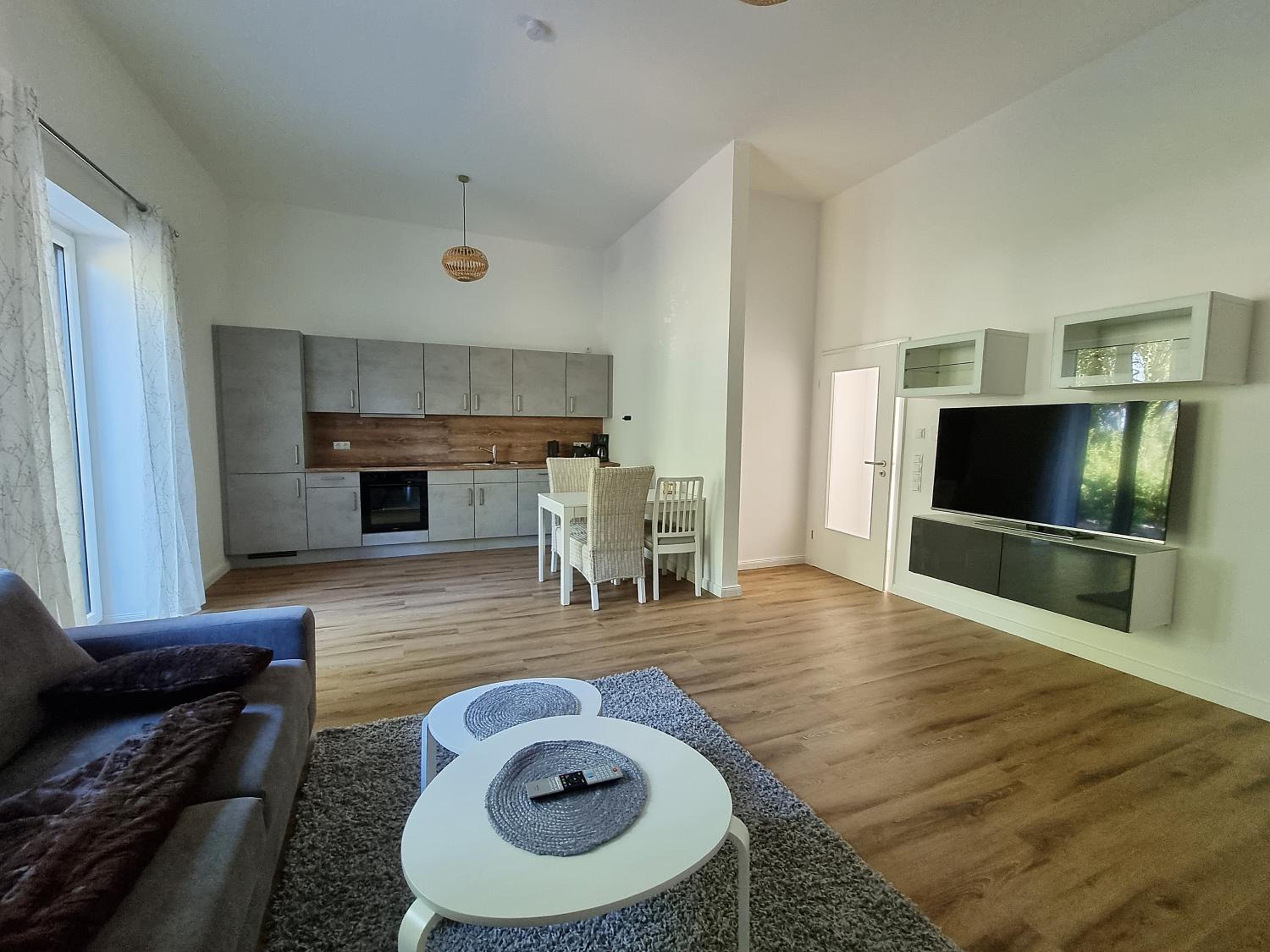Apartment with Terrace photo 3