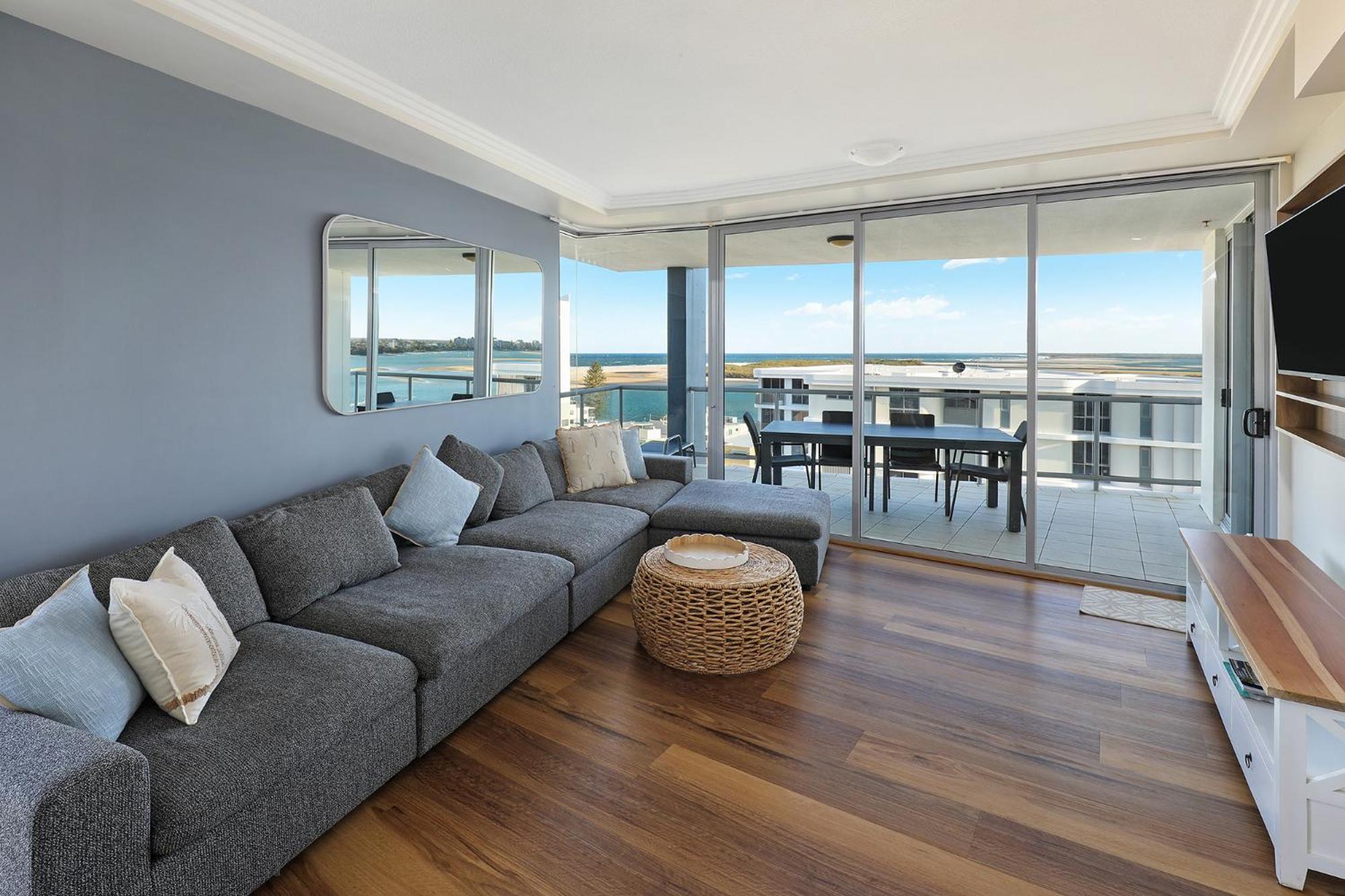 Two-Bedroom Deluxe Apartment with Ocean View