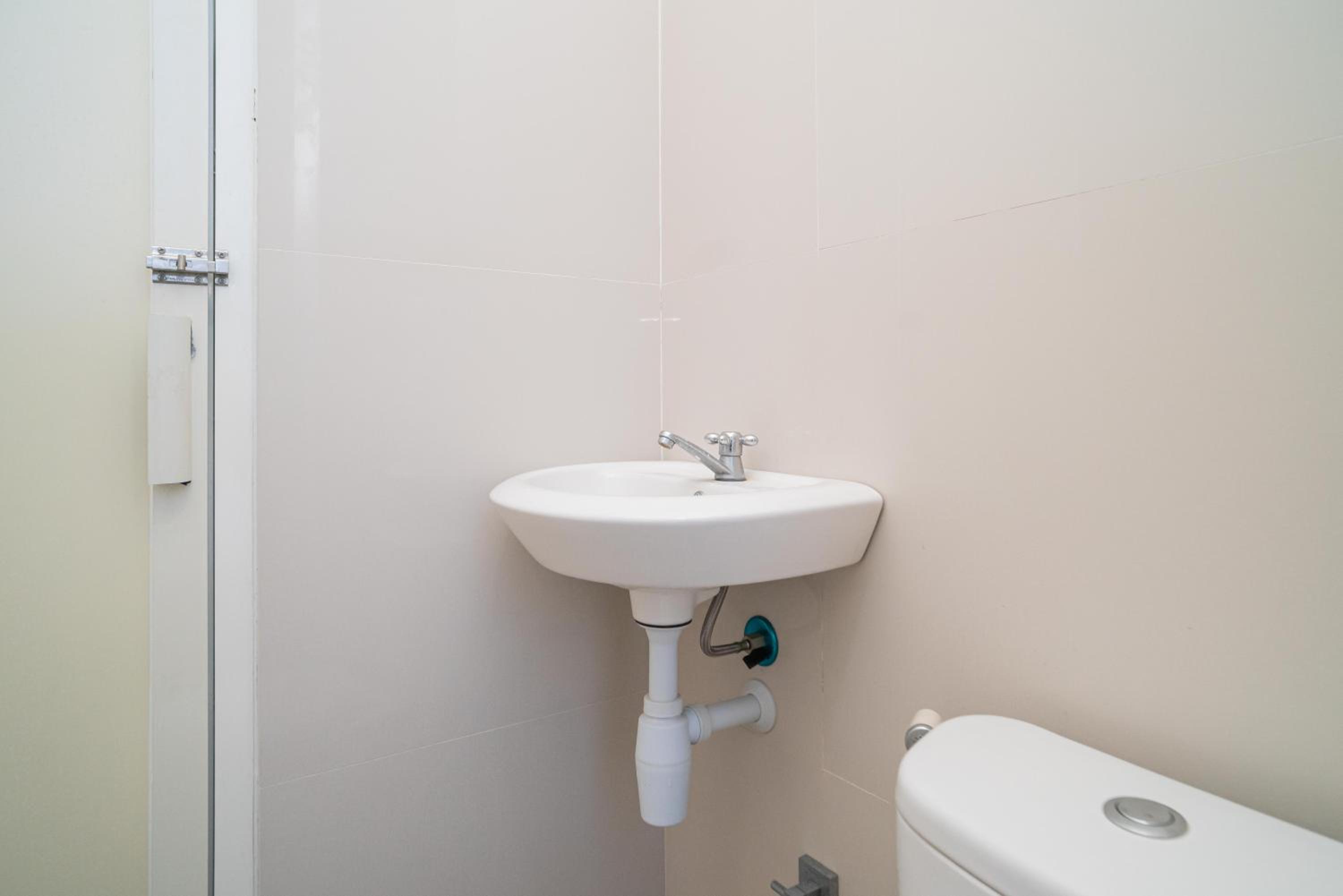 Standard Double Room - Photo 9