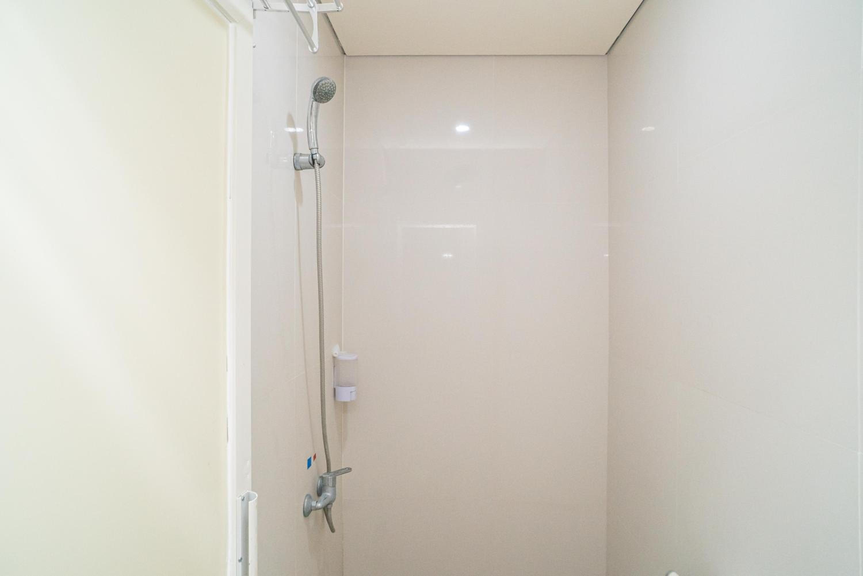 Standard Double Room - Photo 13