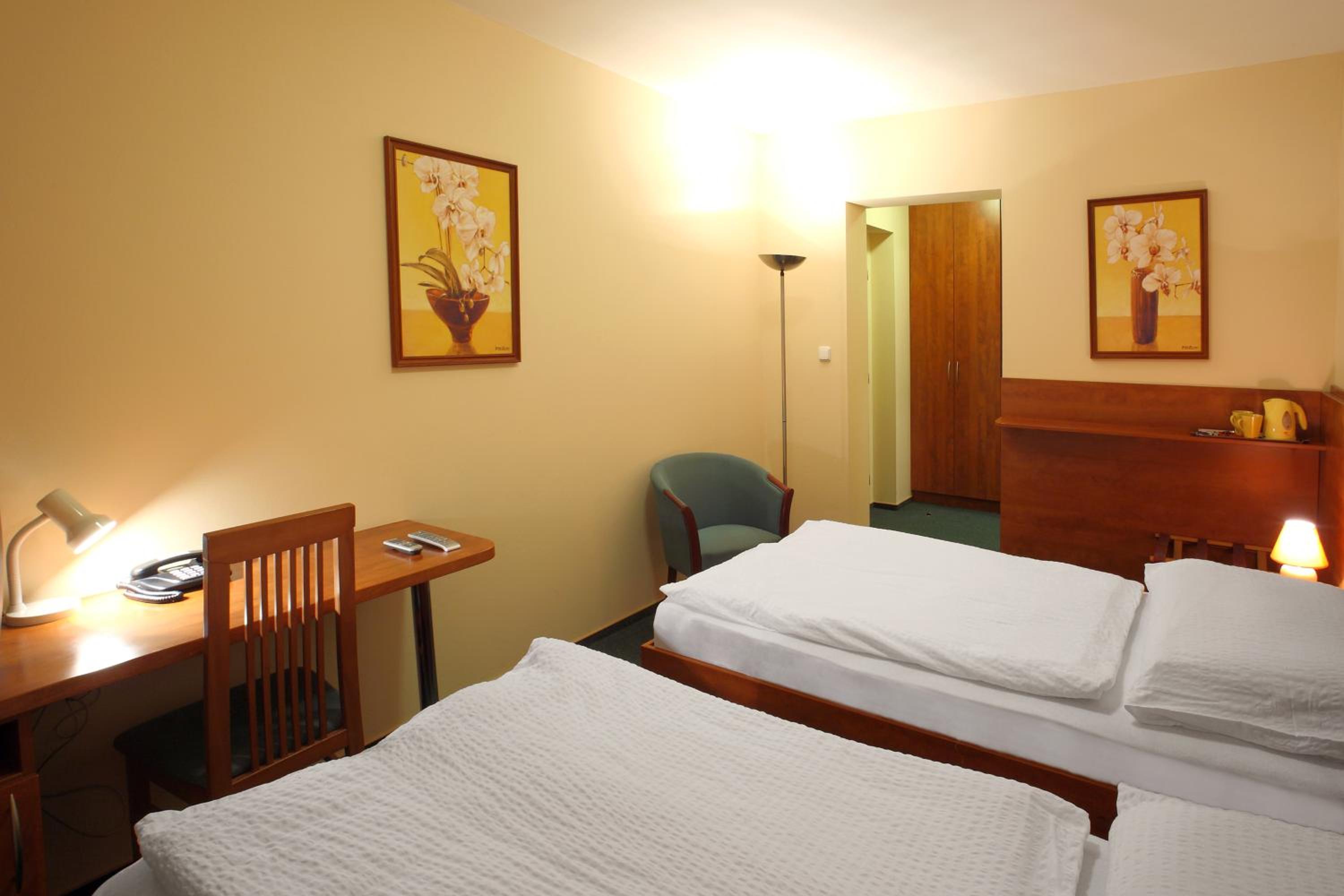 Superior Twin Room - Photo 3