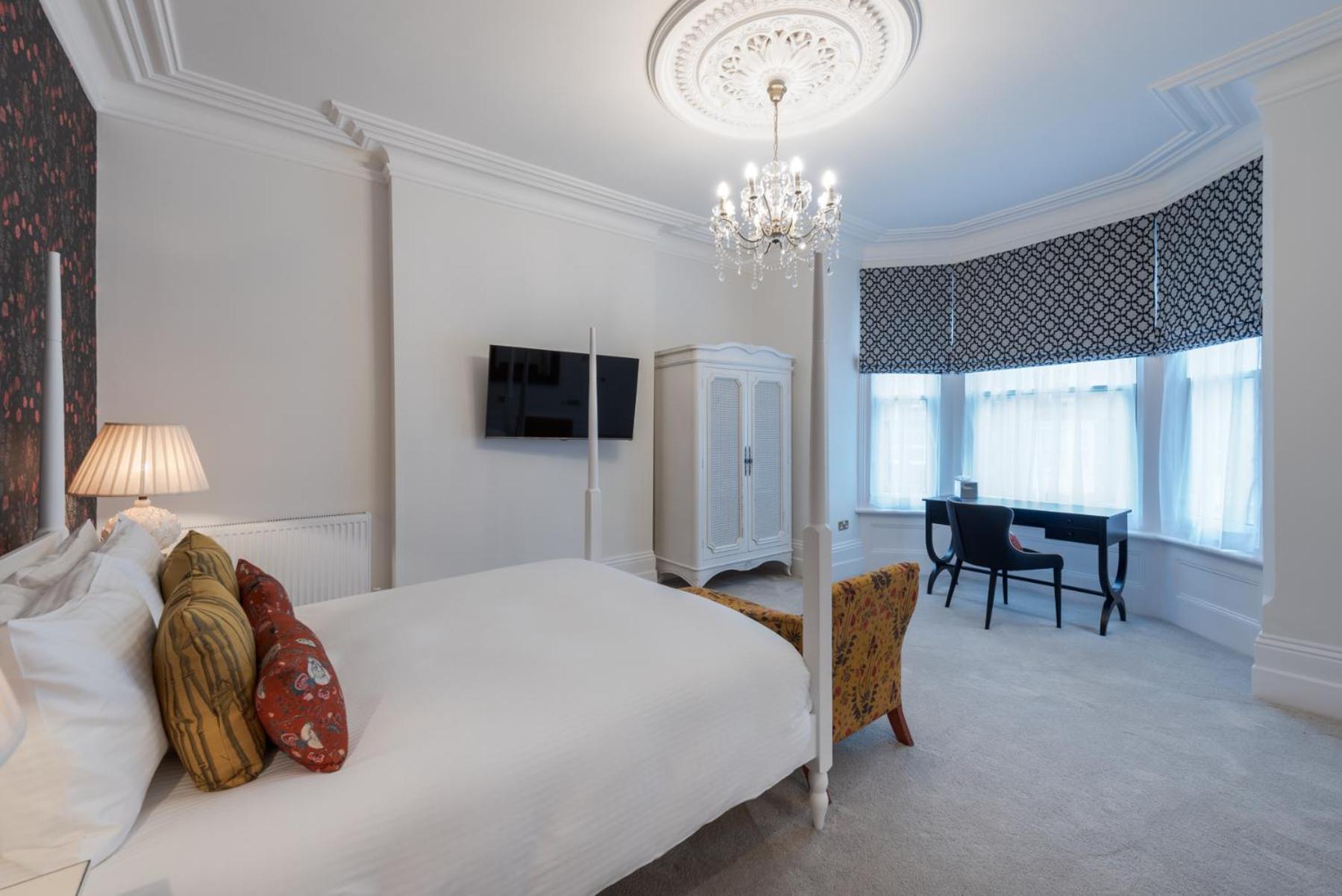 King Room with Spa Bath photo 2