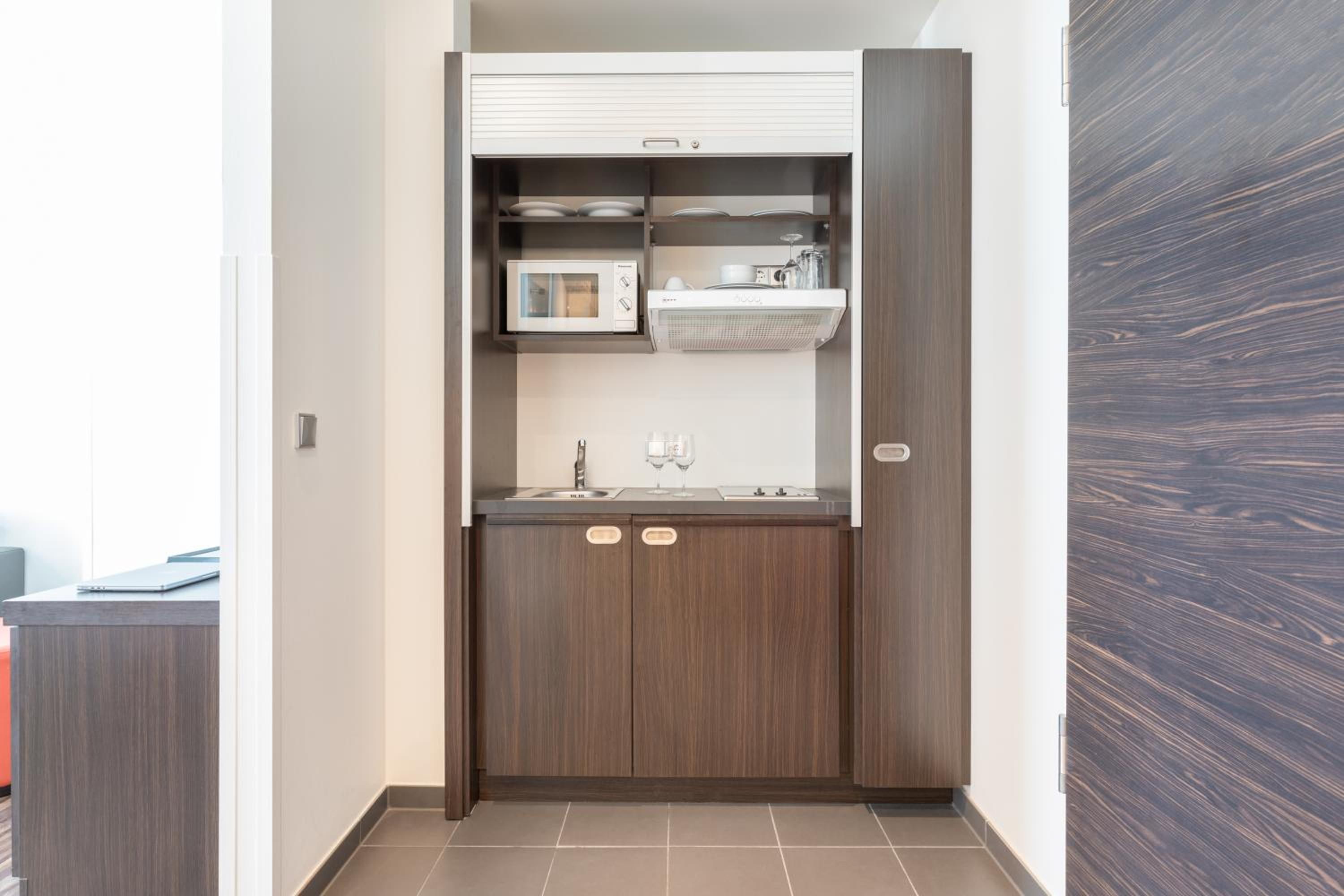 Superior Apartment thumbnail 5