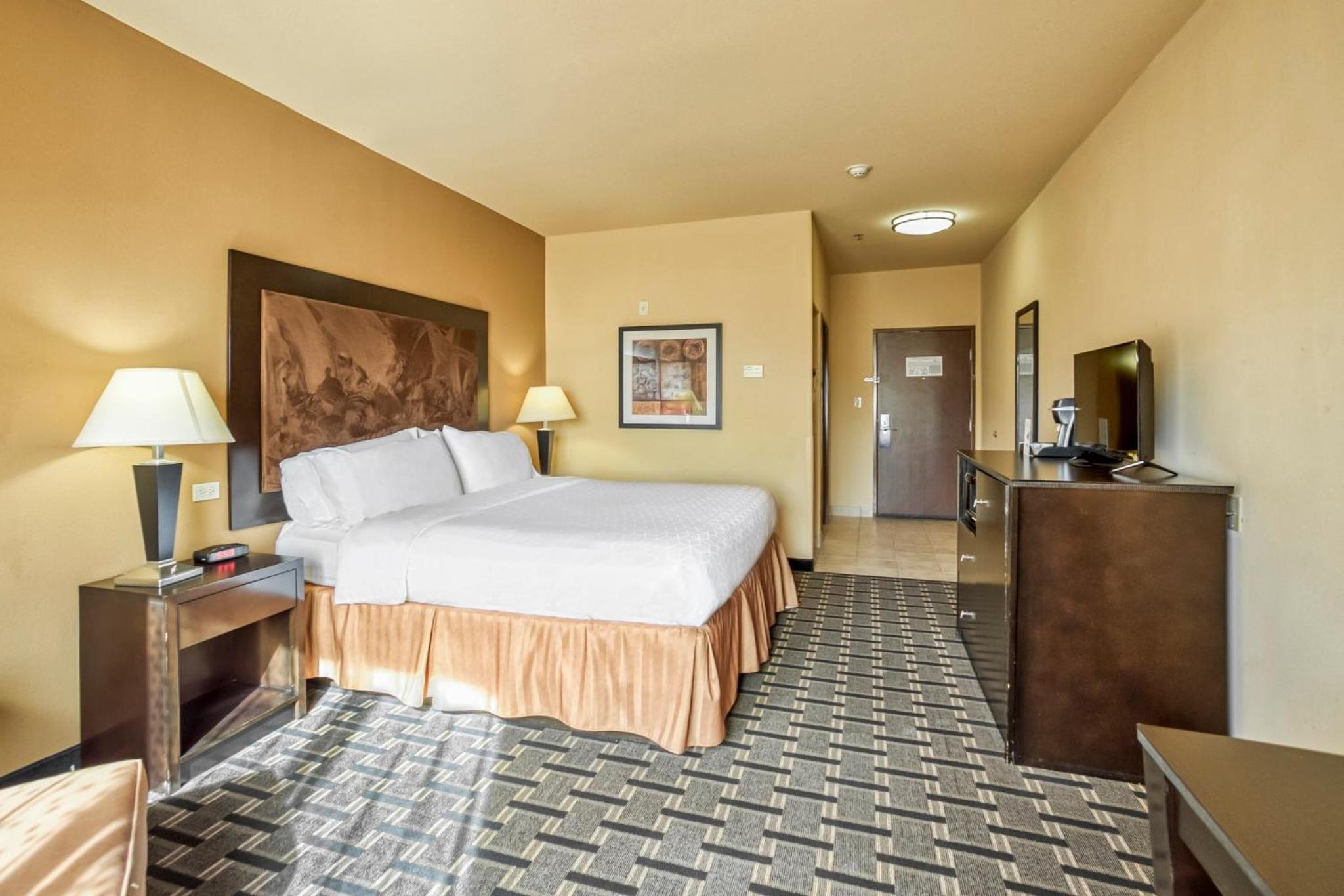 Standard King Room - Photo 3