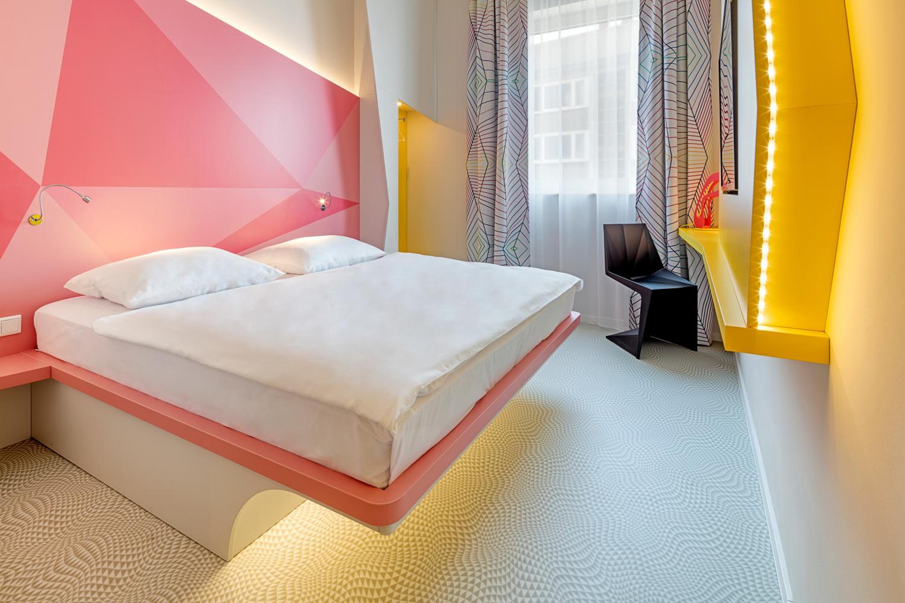 Design Room - Photo 11