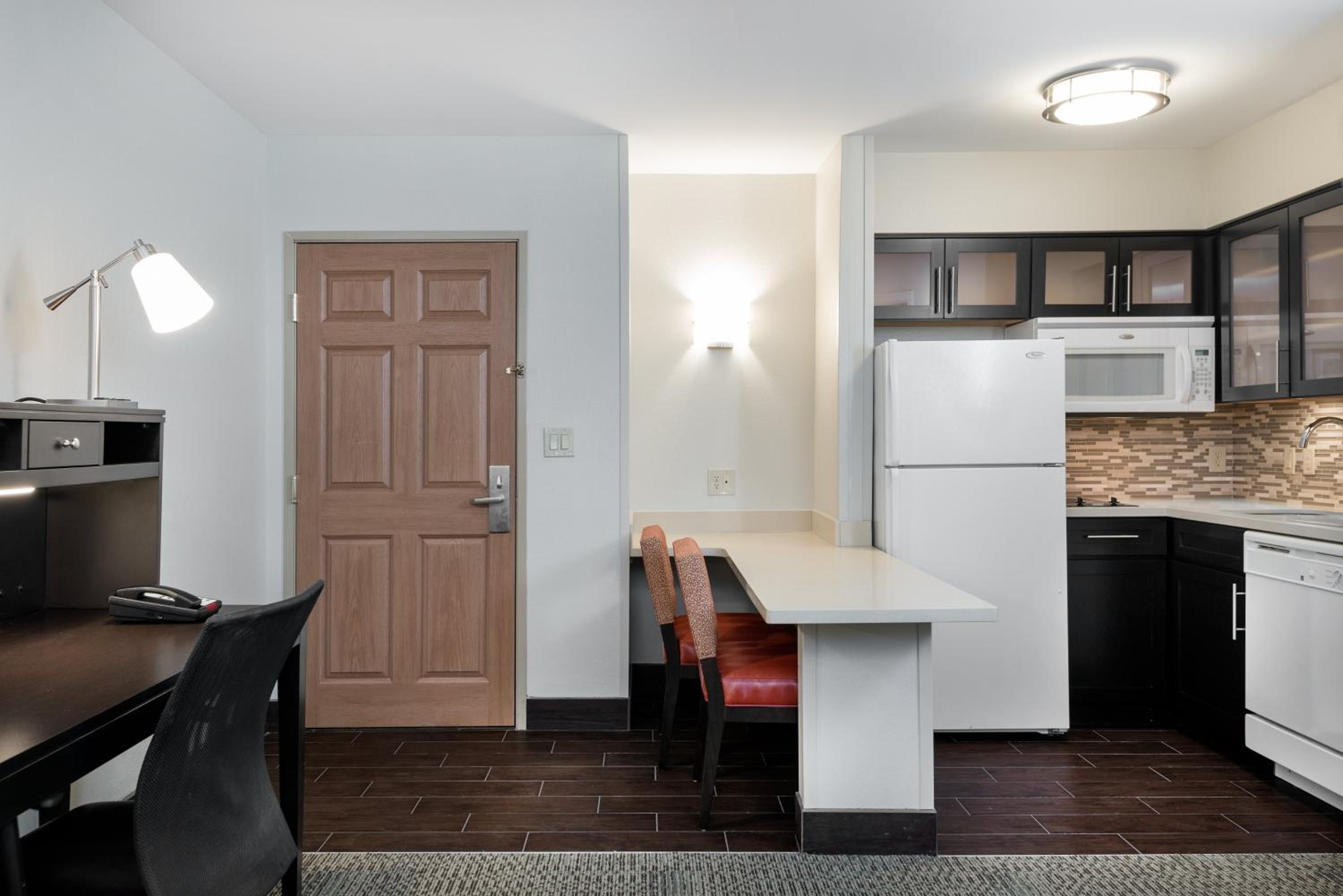 One-Bedroom Double Suite with Two Double Beds - Photo 2