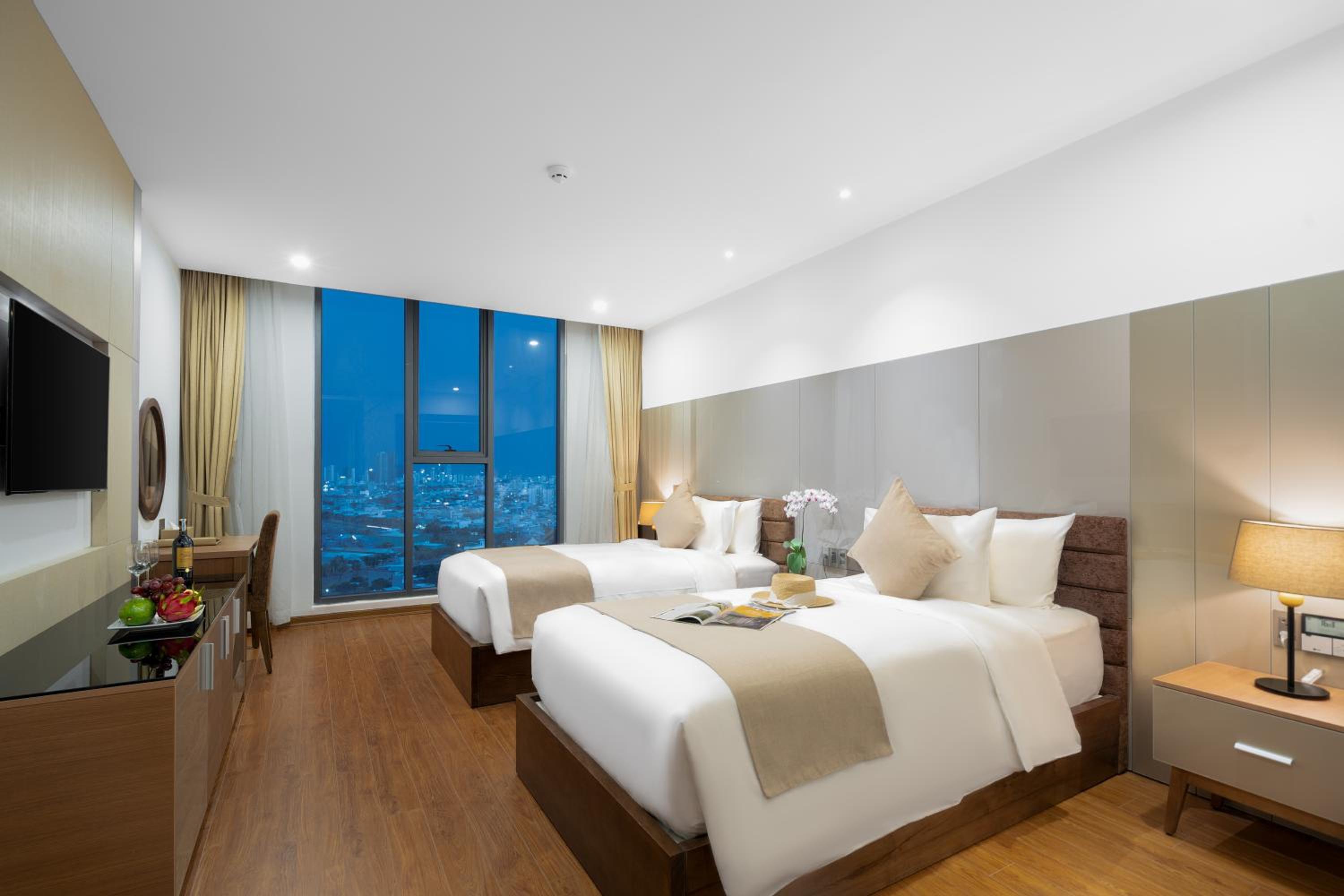 Premium Twin Room with Panoramic View photo 3