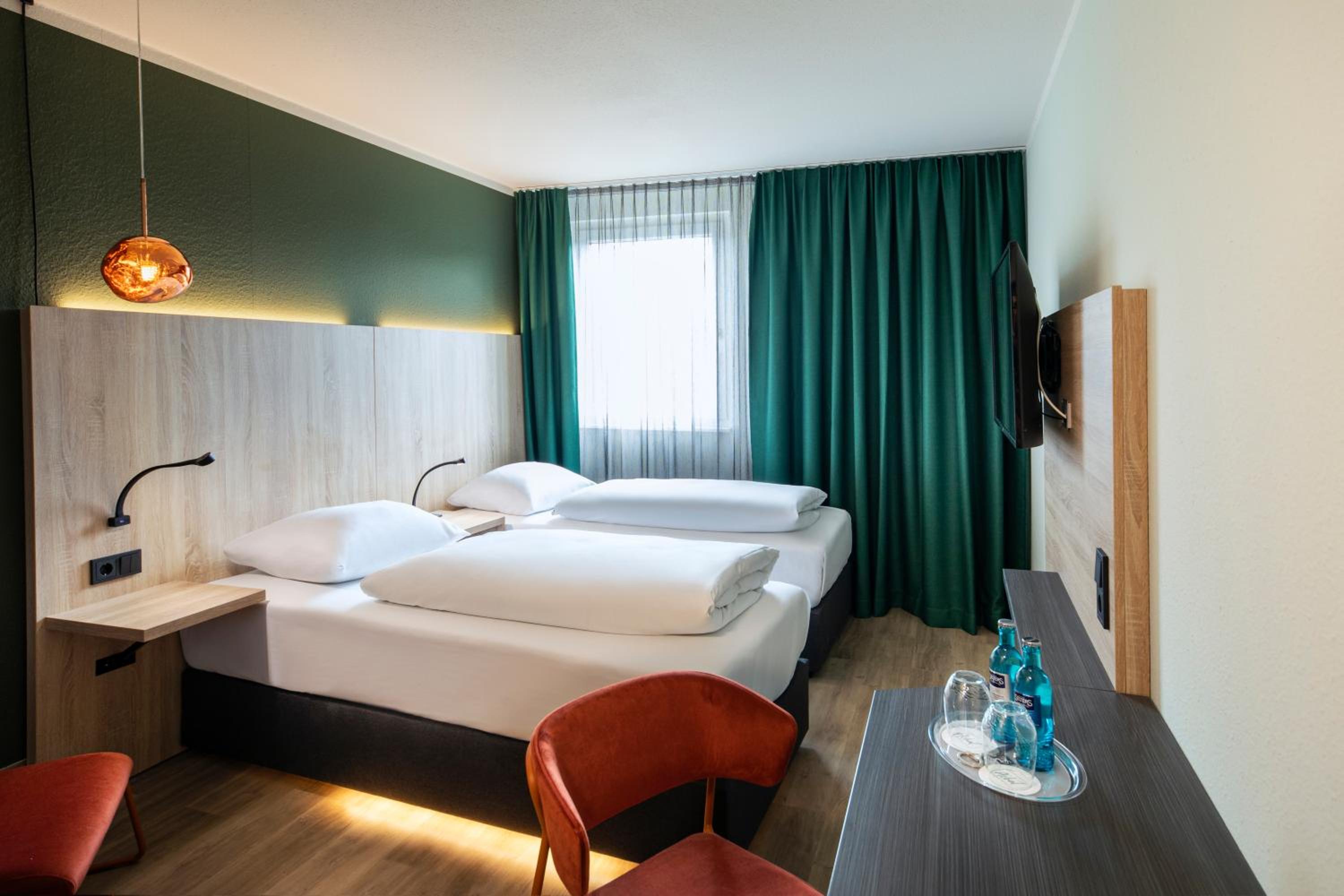 Business Double Room - Photo 1