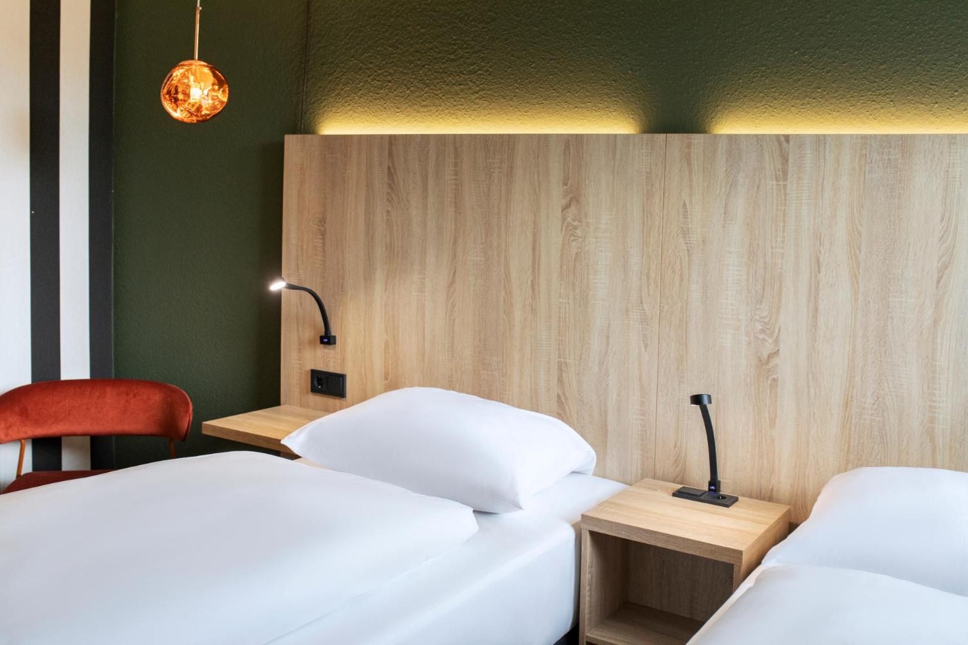 Business Twin Room photo 3