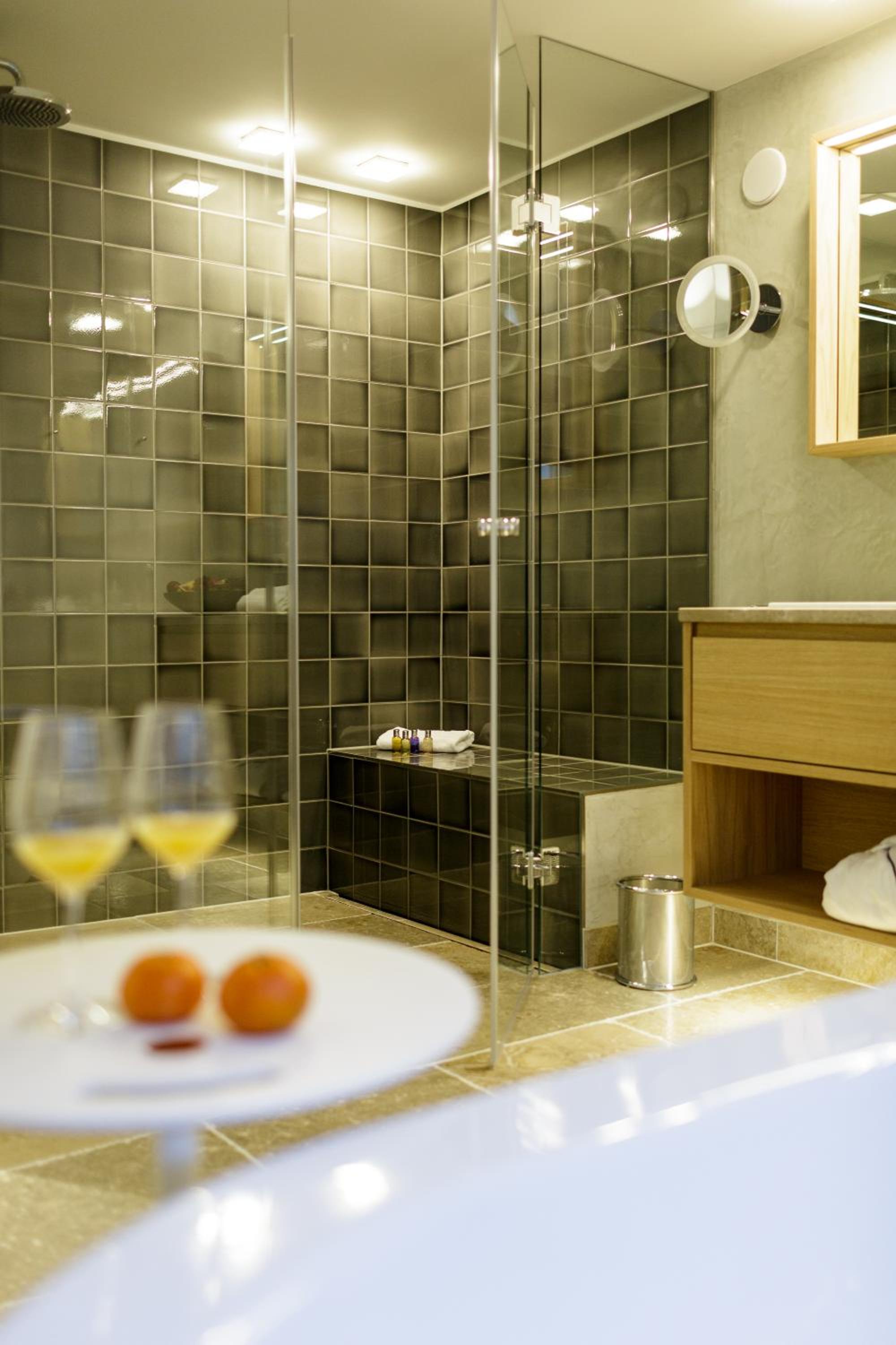 Deluxe Double or Twin Room photo 3