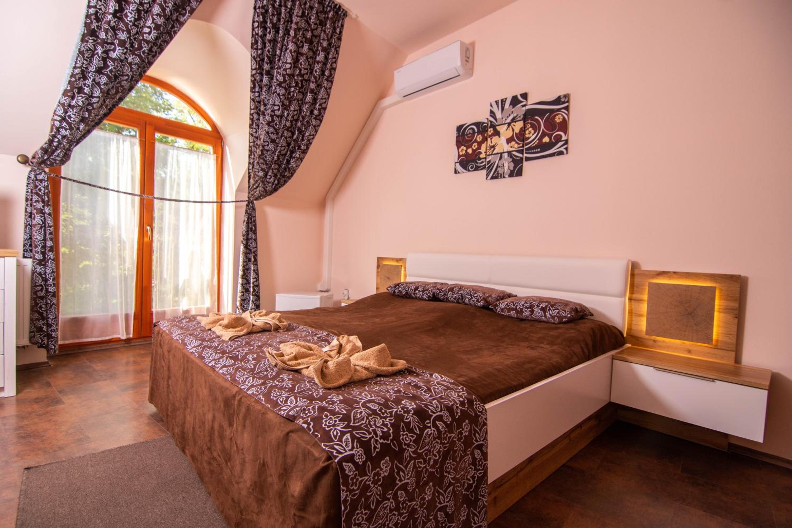 Quadruple Room - Photo 1