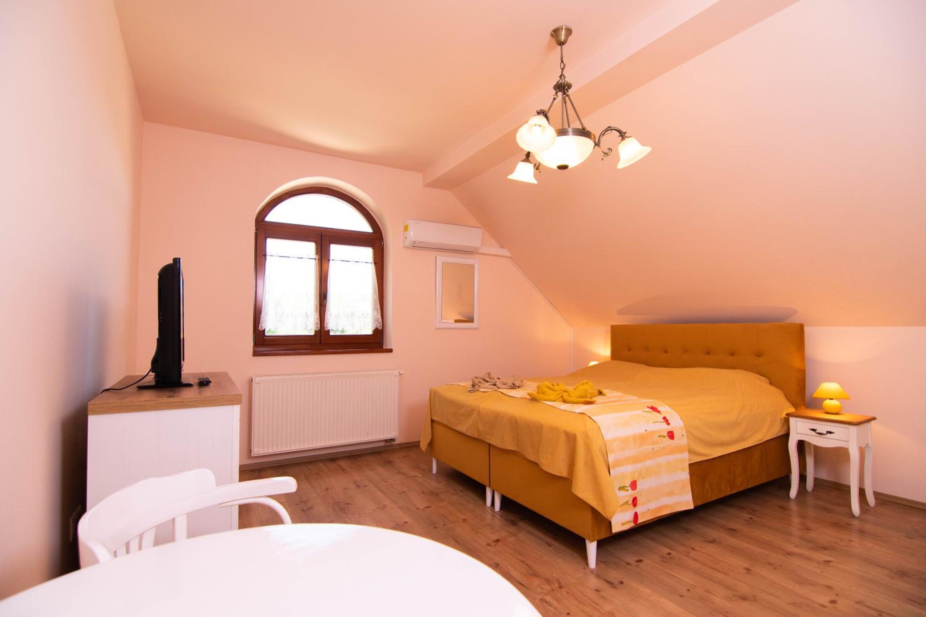 Double Room - Photo 1