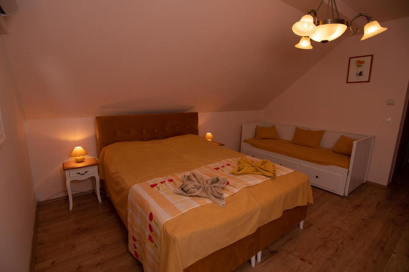 Double Room - Photo 4