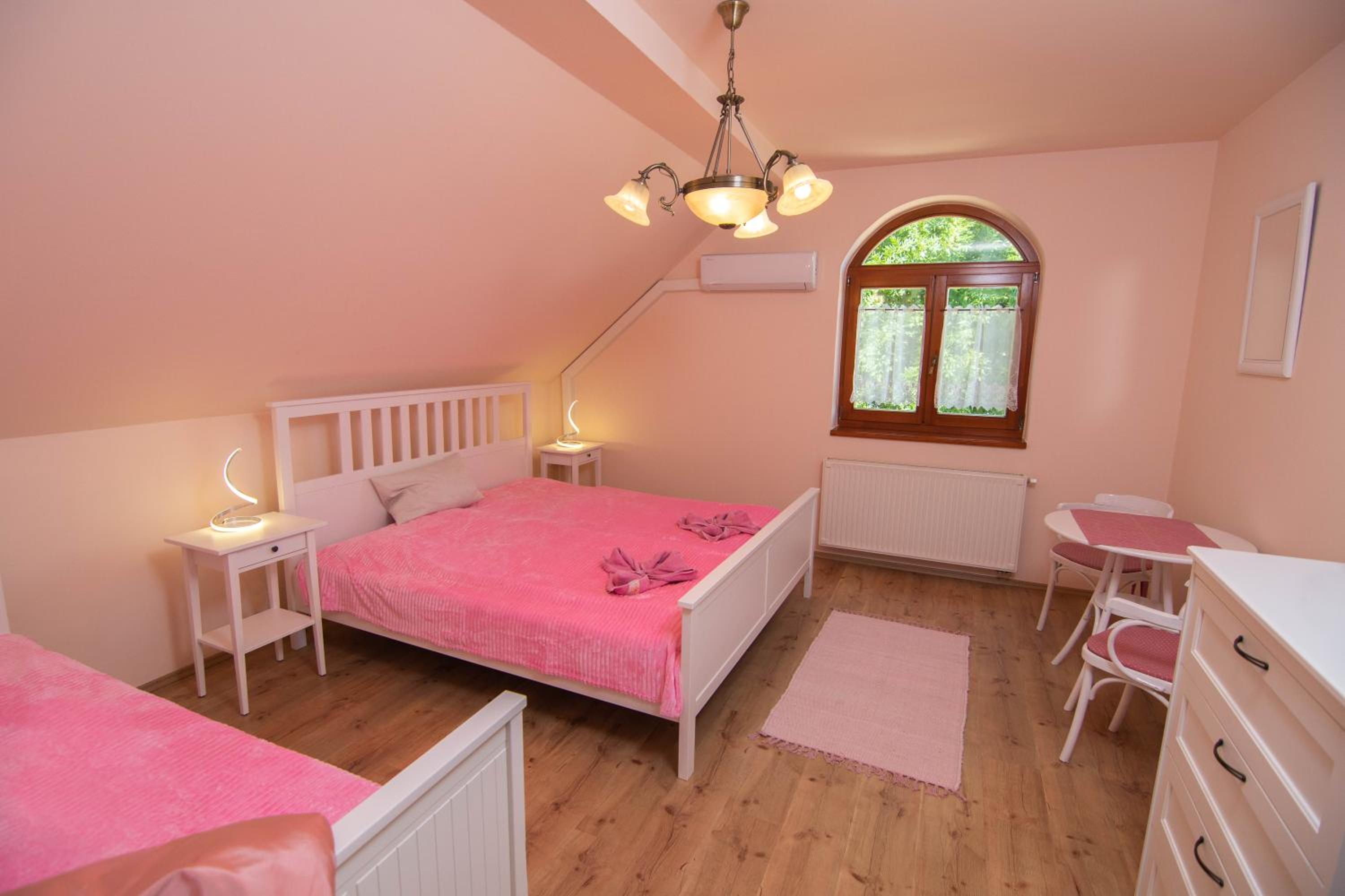 Double Room - Photo 2