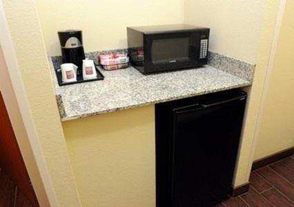 King Suite - Non-Smoking photo 2