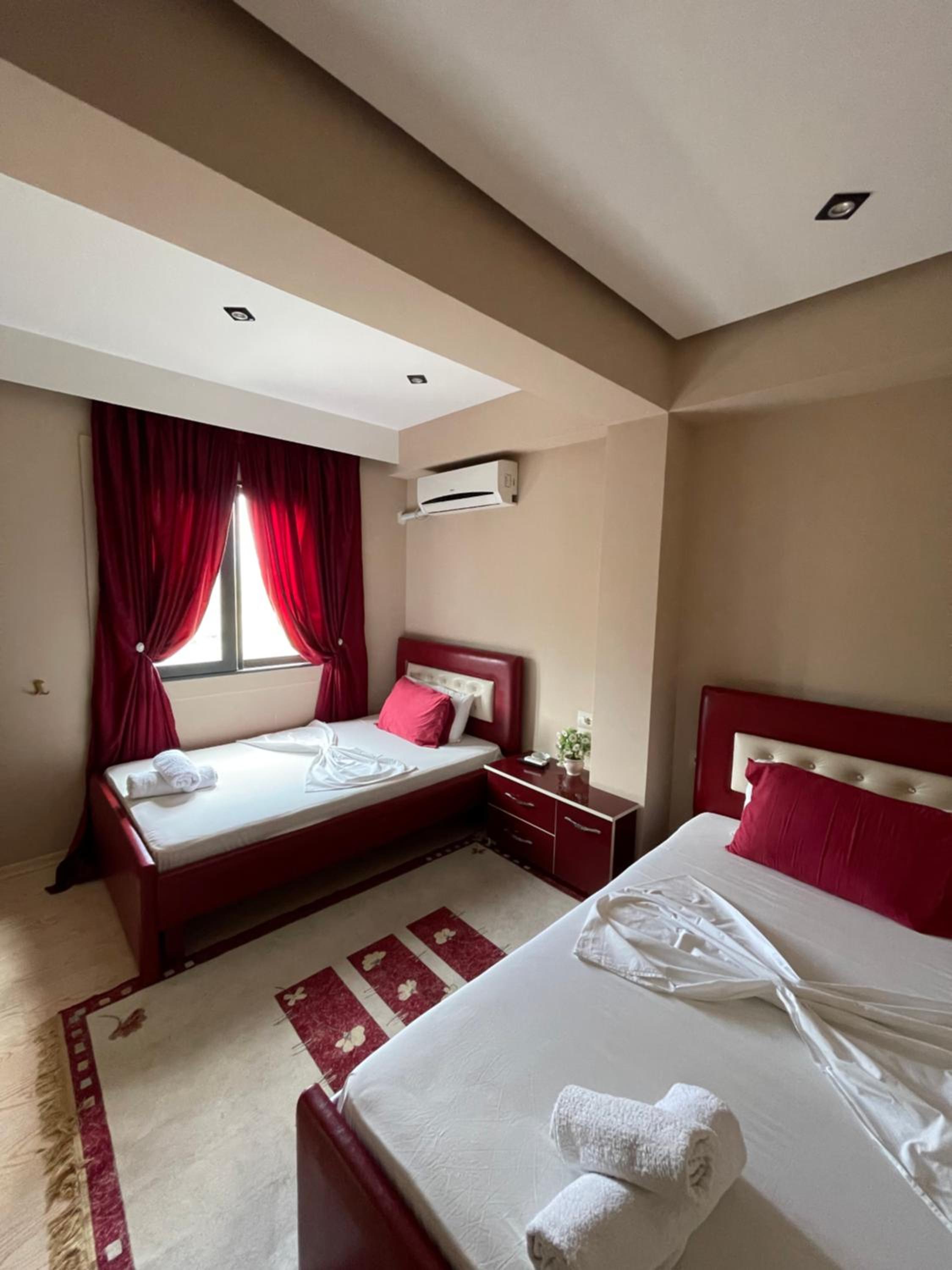 Deluxe Double Room (2 Adults + 1 Child)