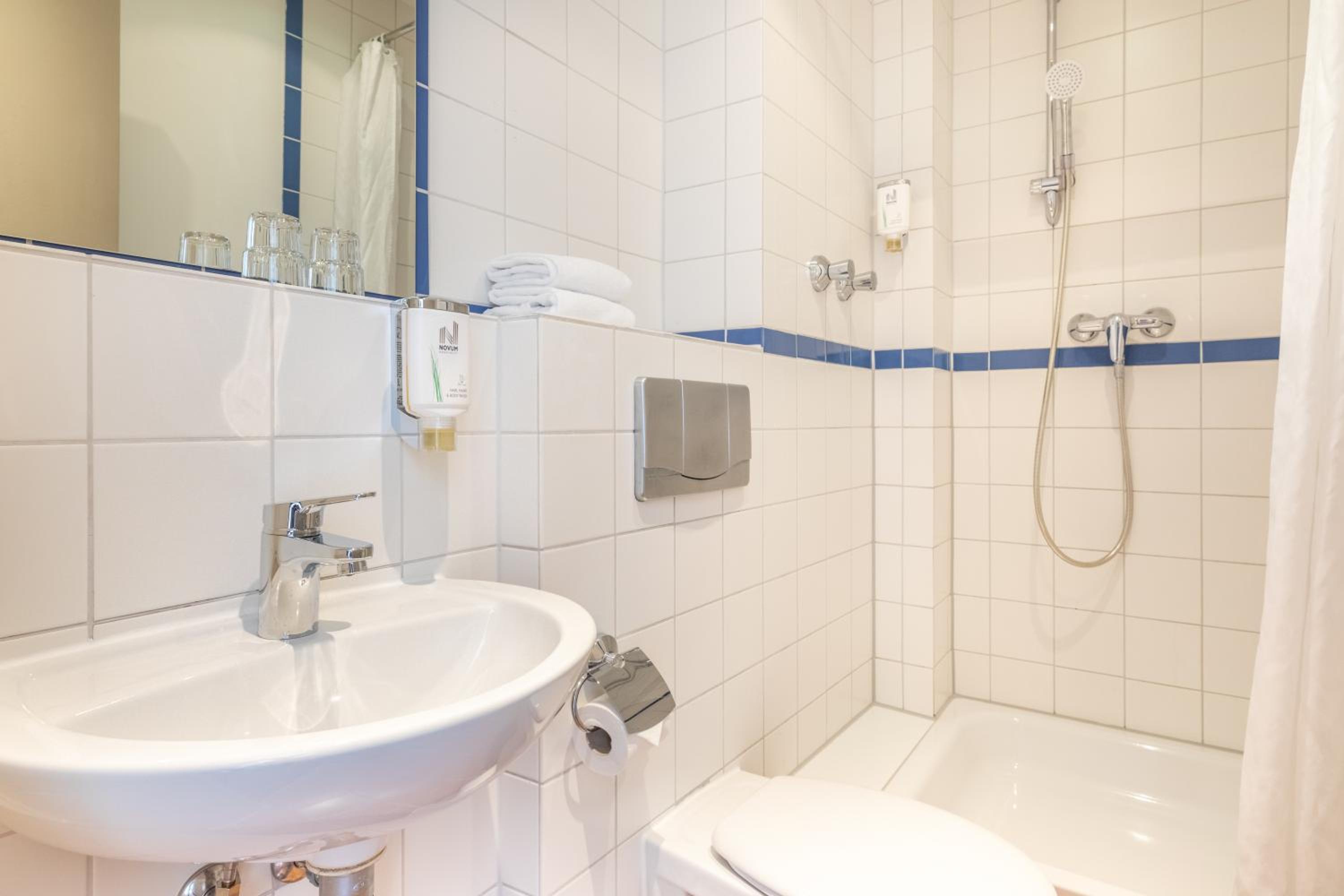 Standard Double or Twin Room photo 2
