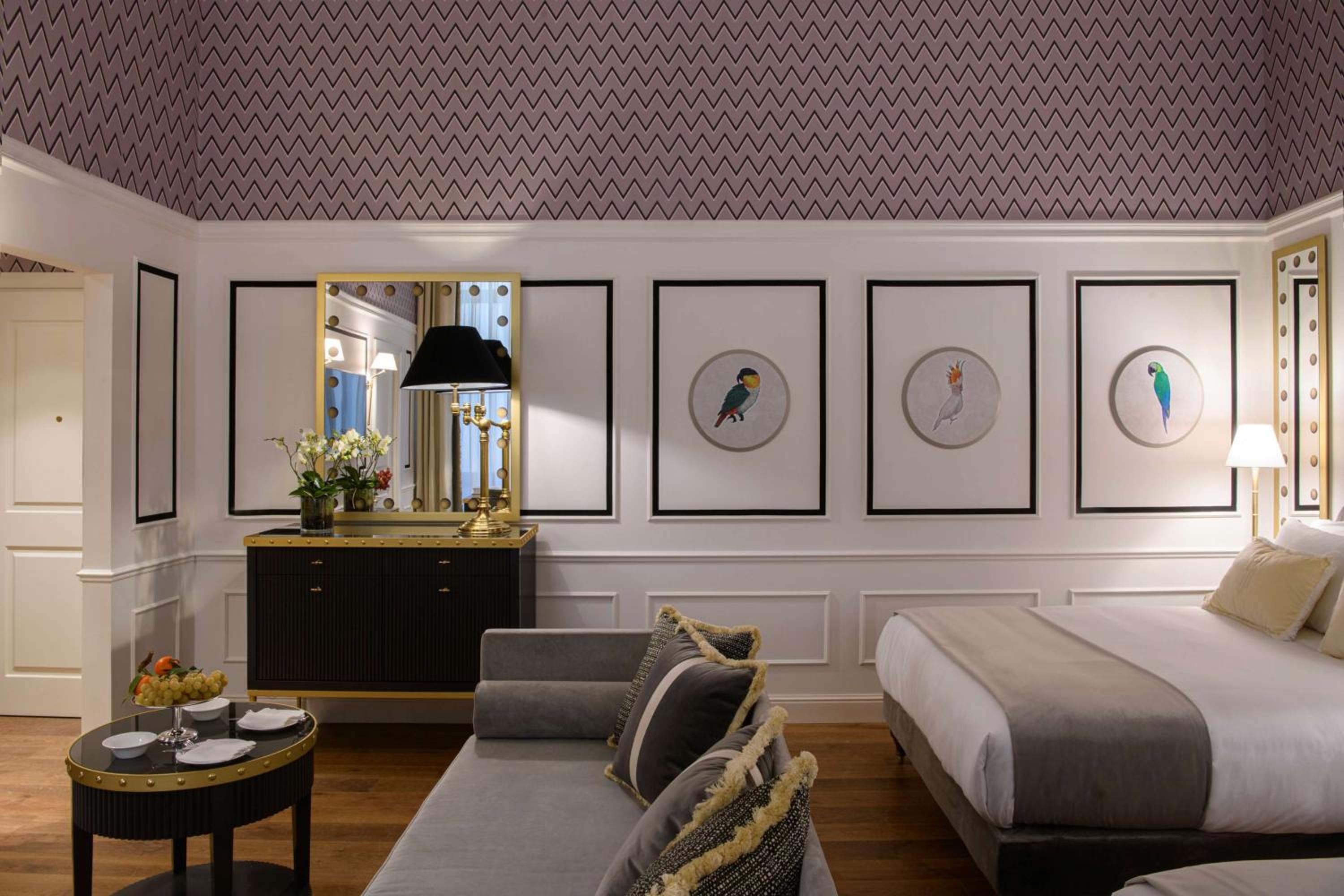 Suite with Two Queen Beds thumbnail 6
