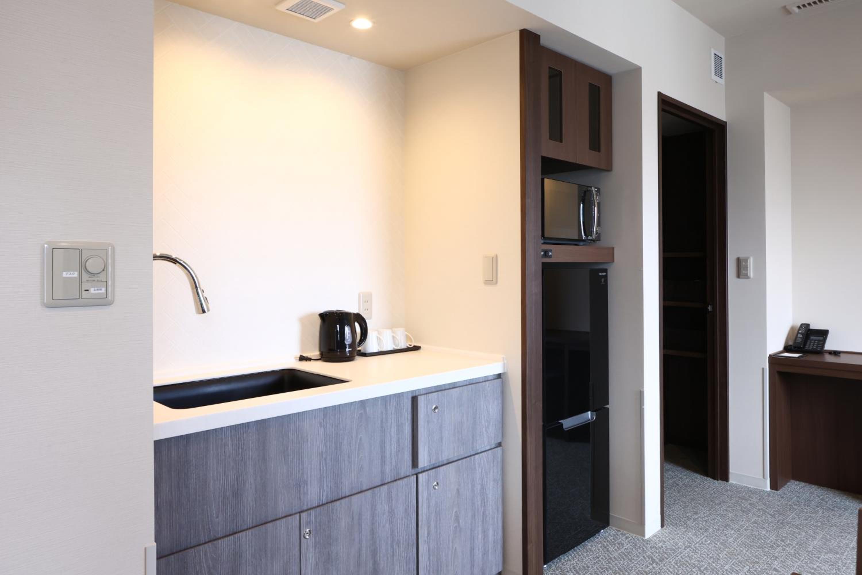 Deluxe Twin Room - Photo 8