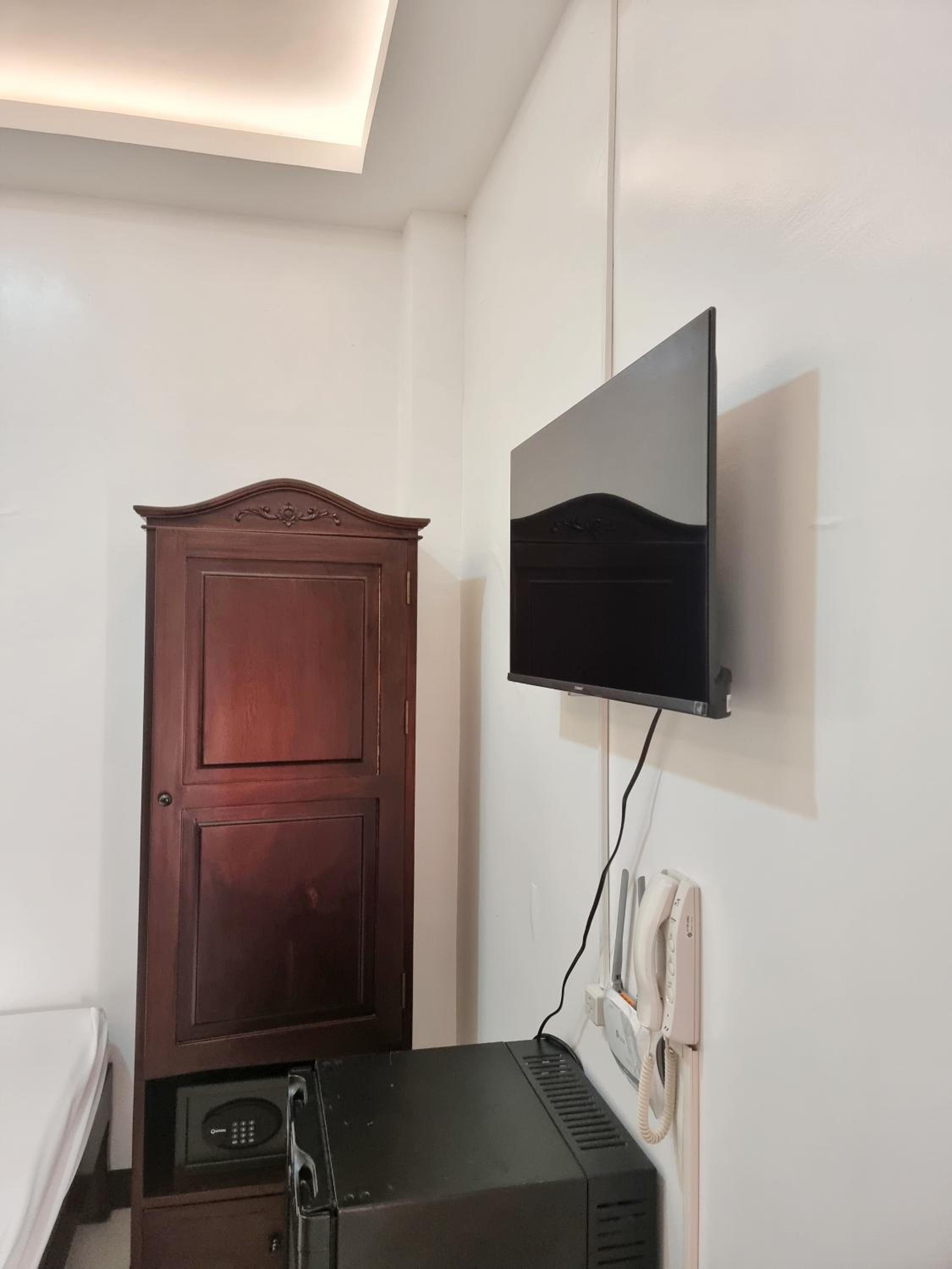 Family Room photo 2