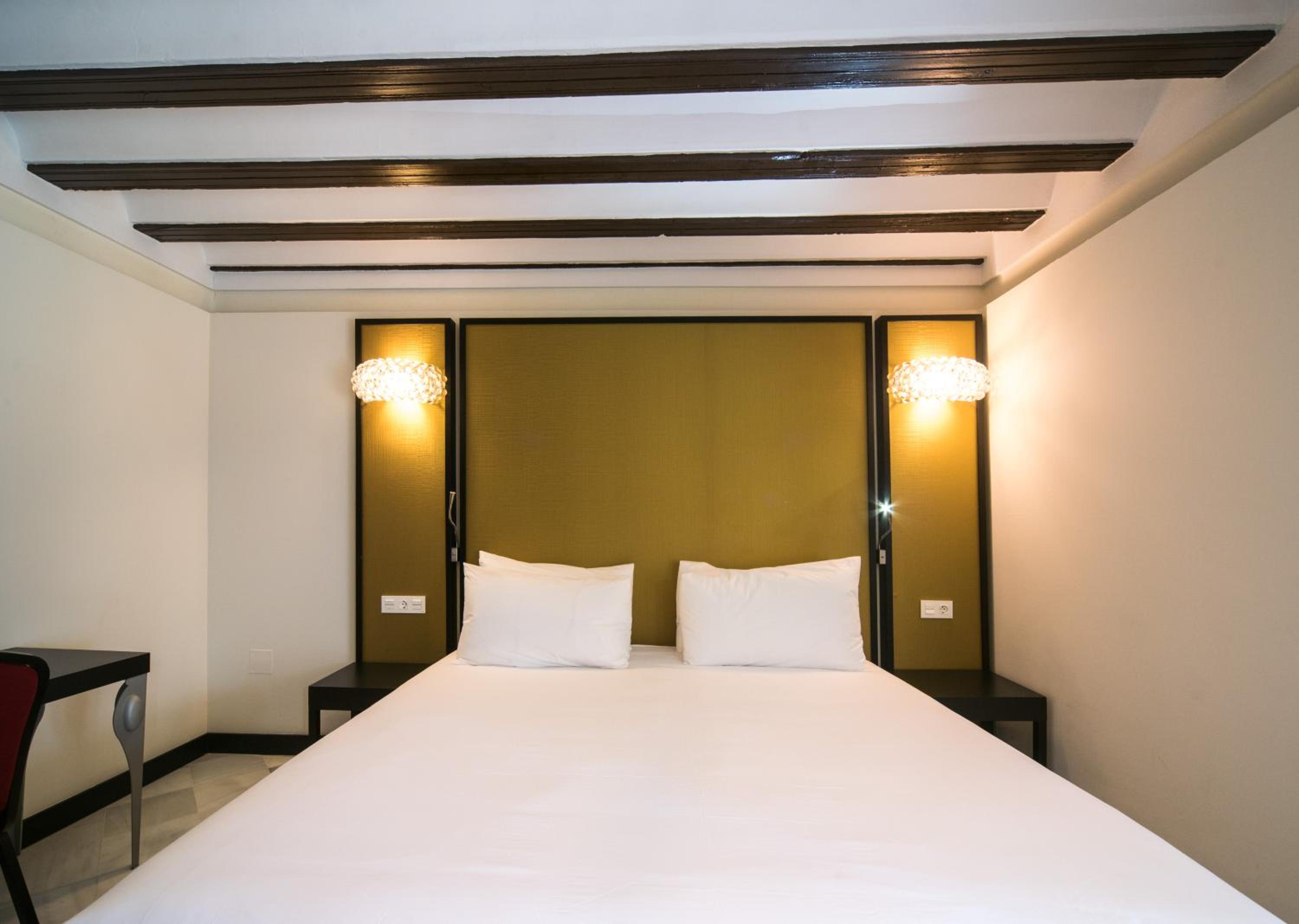 Double Room with Extra Bed photo 2