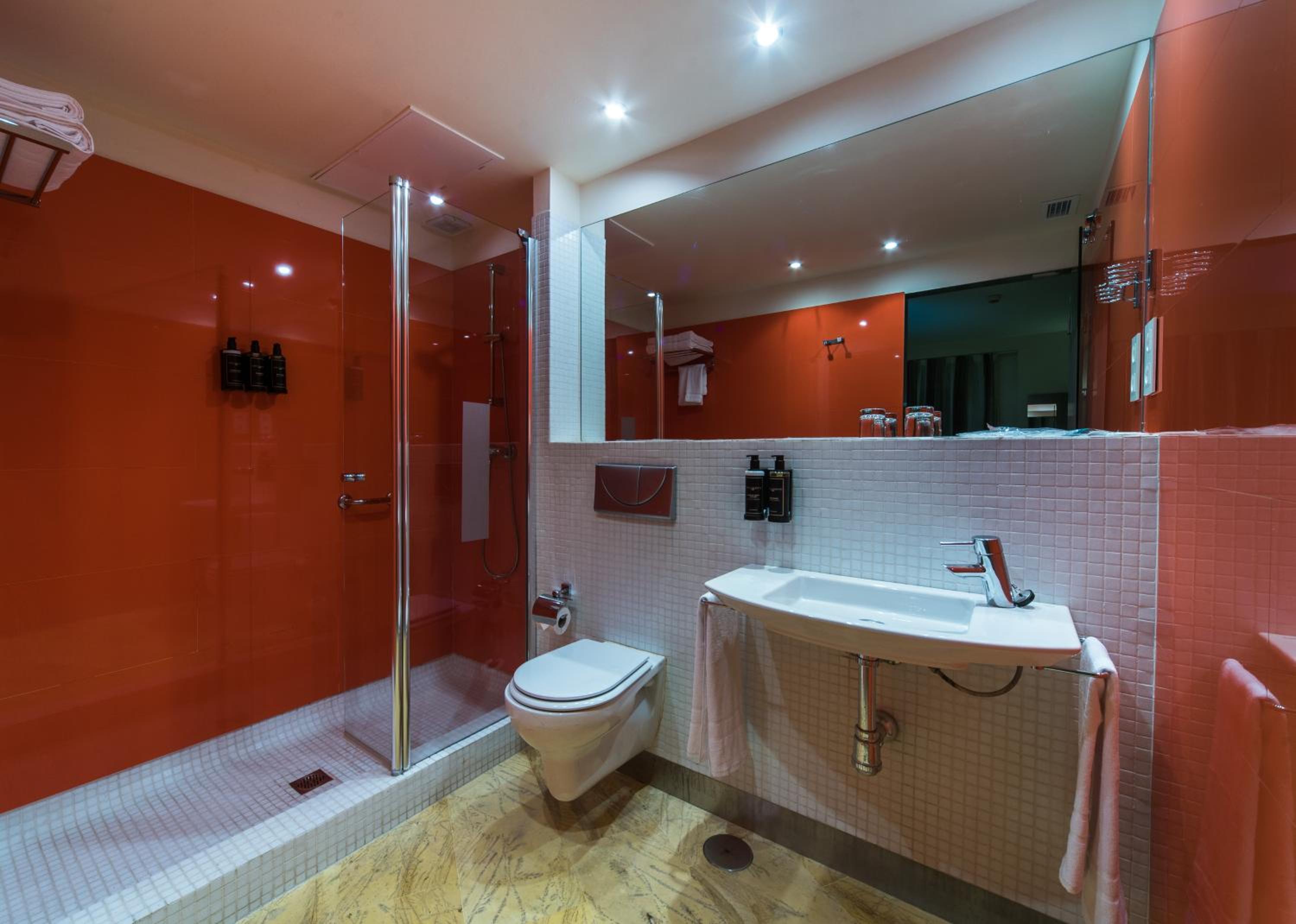 Double or Twin Room - Photo 3