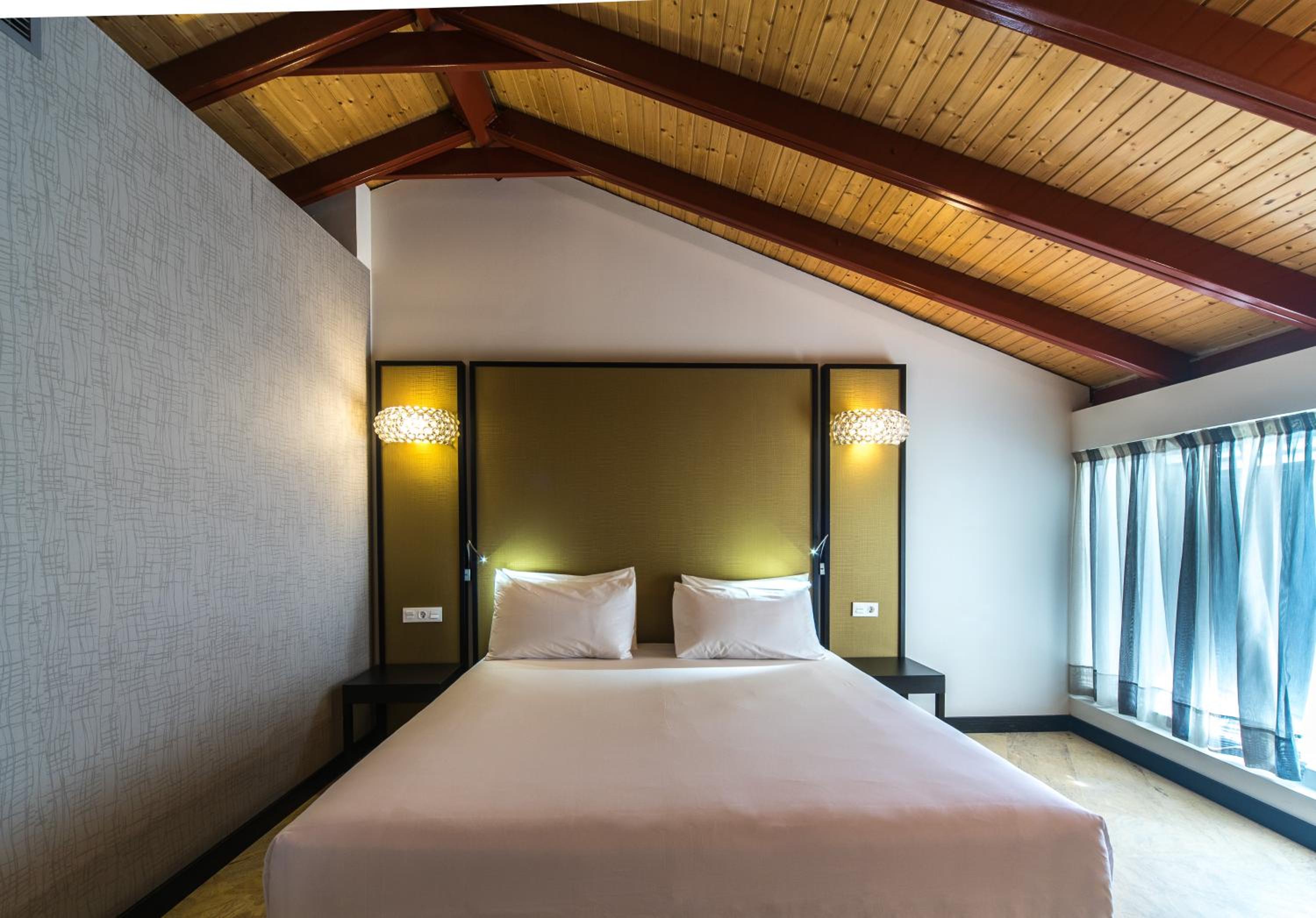 Double or Twin Room - Photo 6