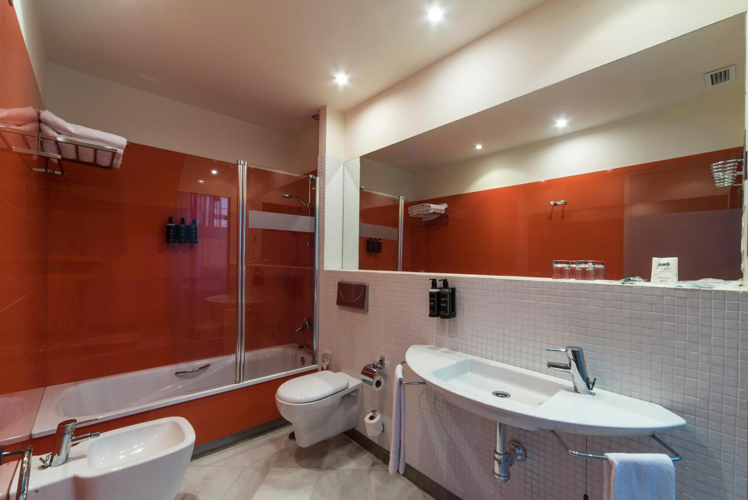 Double or Twin Room - Photo 11