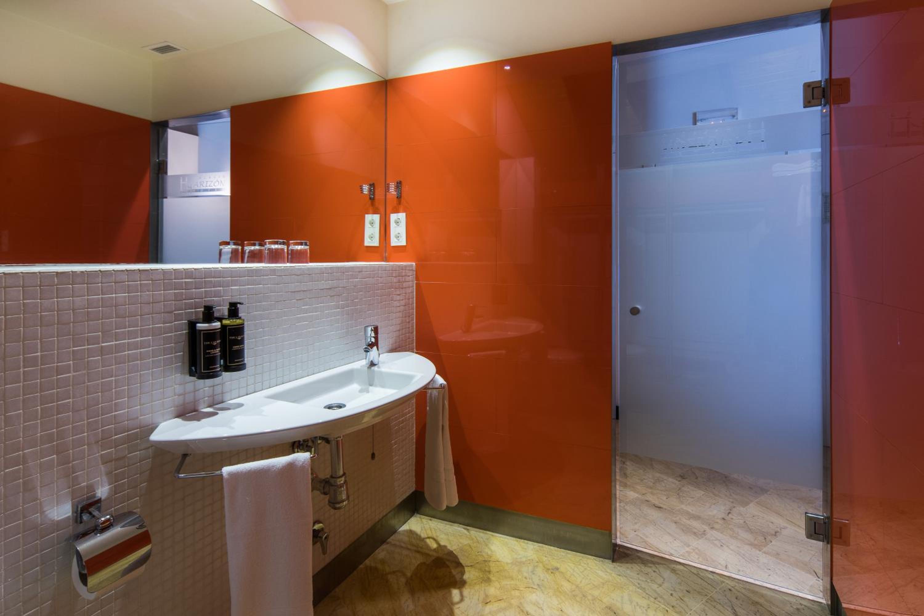Double or Twin Room - Photo 2