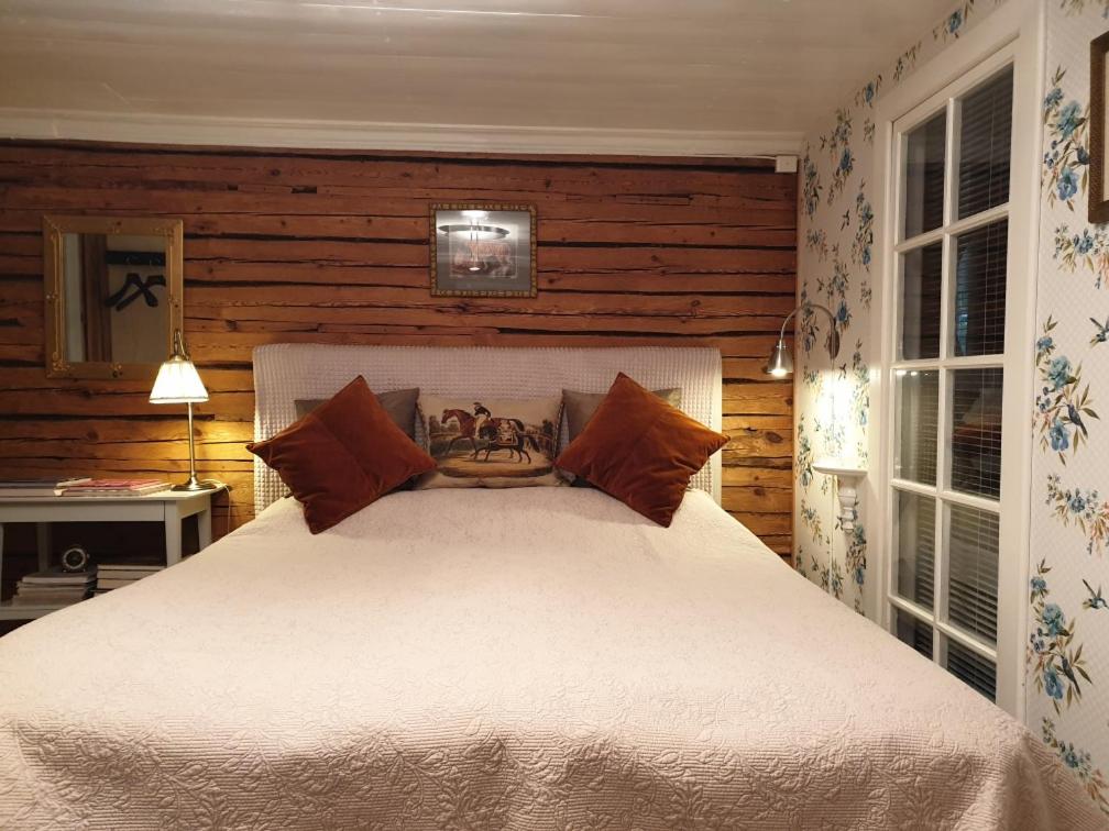 One-Bedroom Apartment - Photo 23