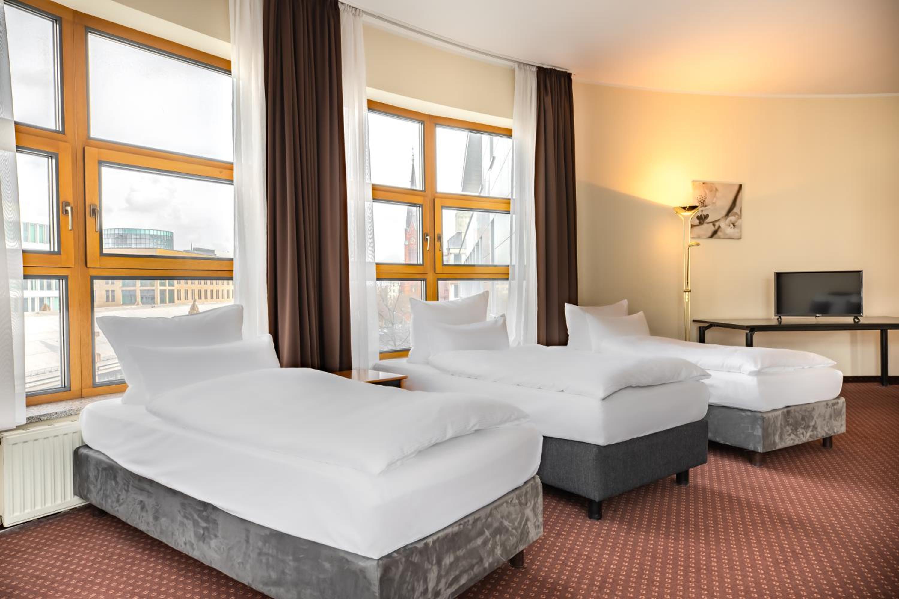 Room With 5 Beds