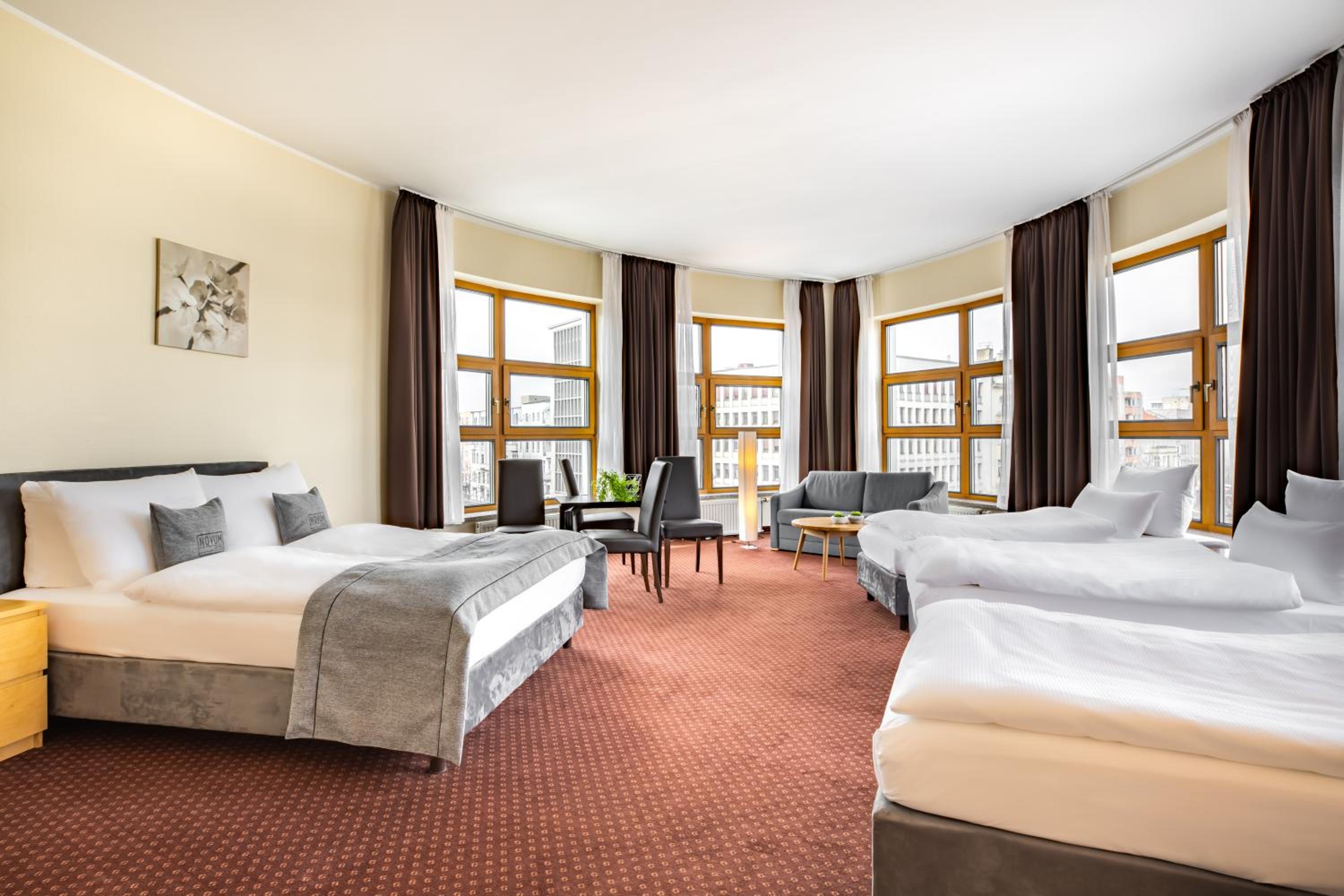Room With 5 Beds