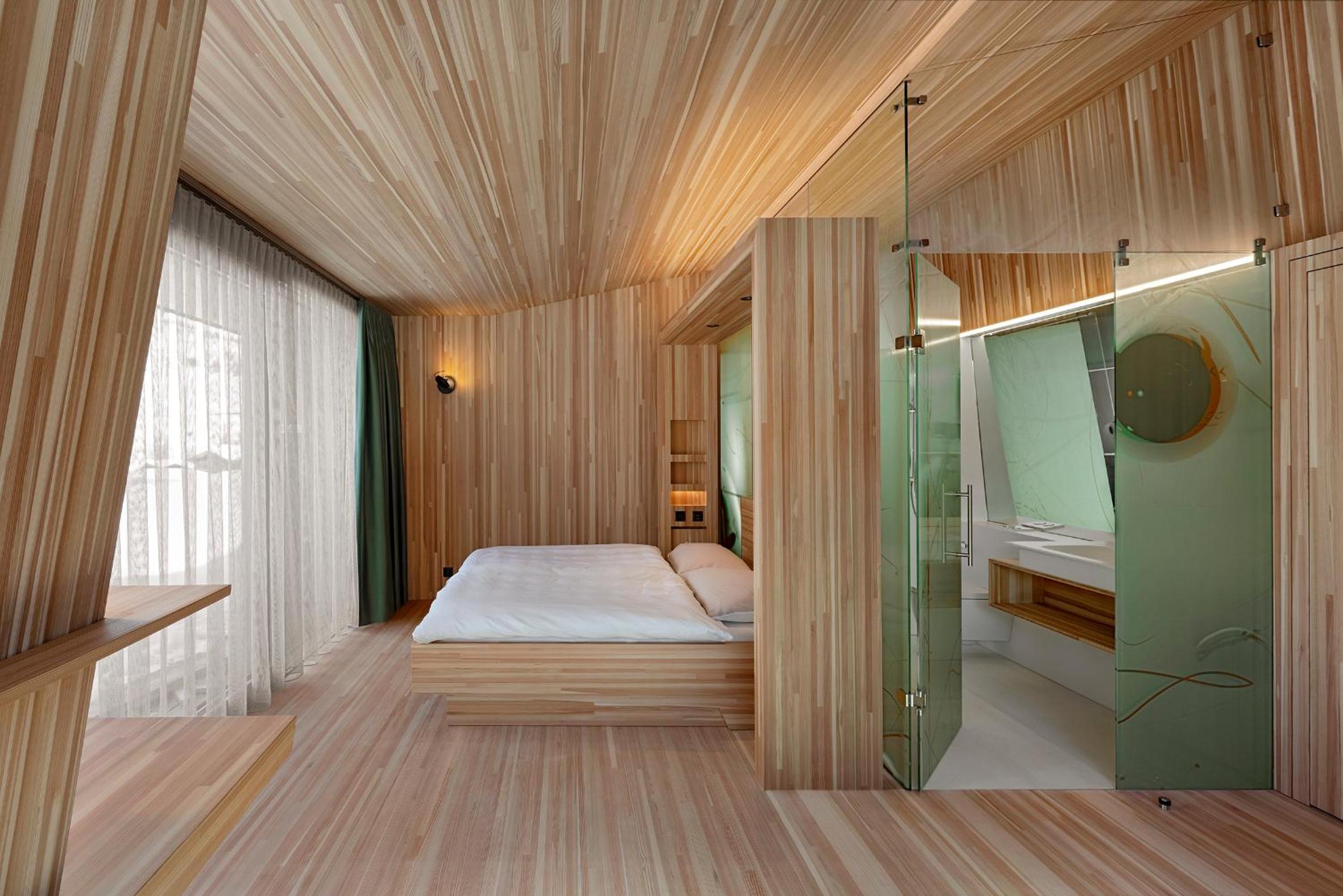 Deluxe Double Room with Balcony - Photo 2