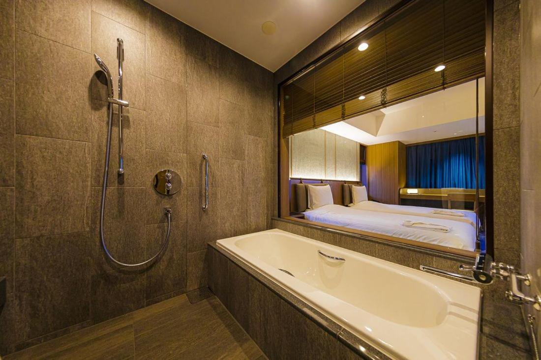 Deluxe Twin Room - Photo 7