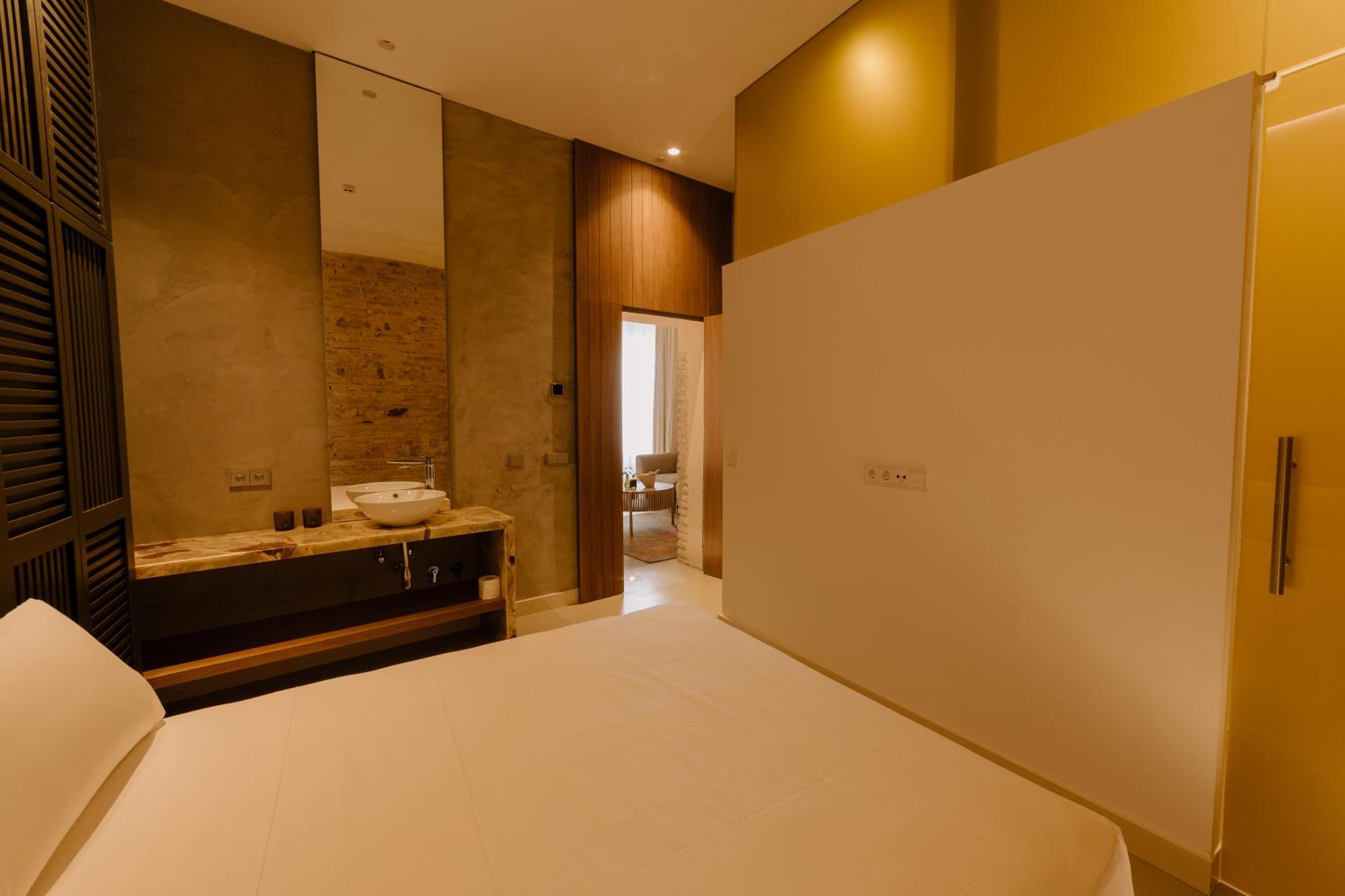 Two-Bedroom Apartment - Photo 12