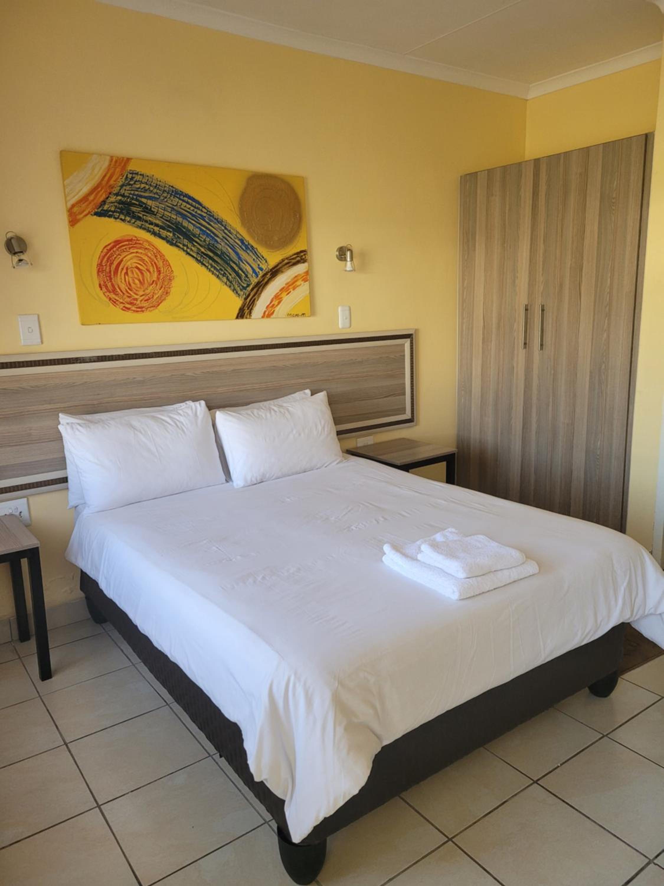 Standard Double Room - Photo 5