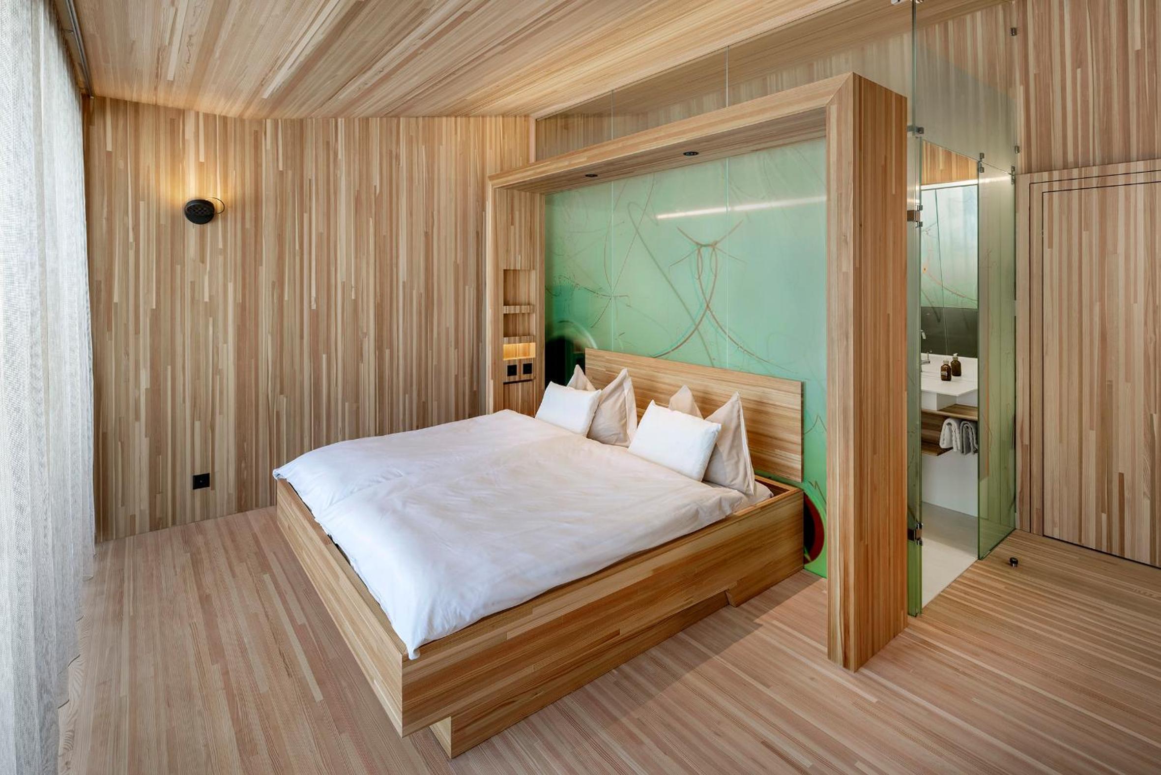 Deluxe Double Room with Balcony - Photo 3