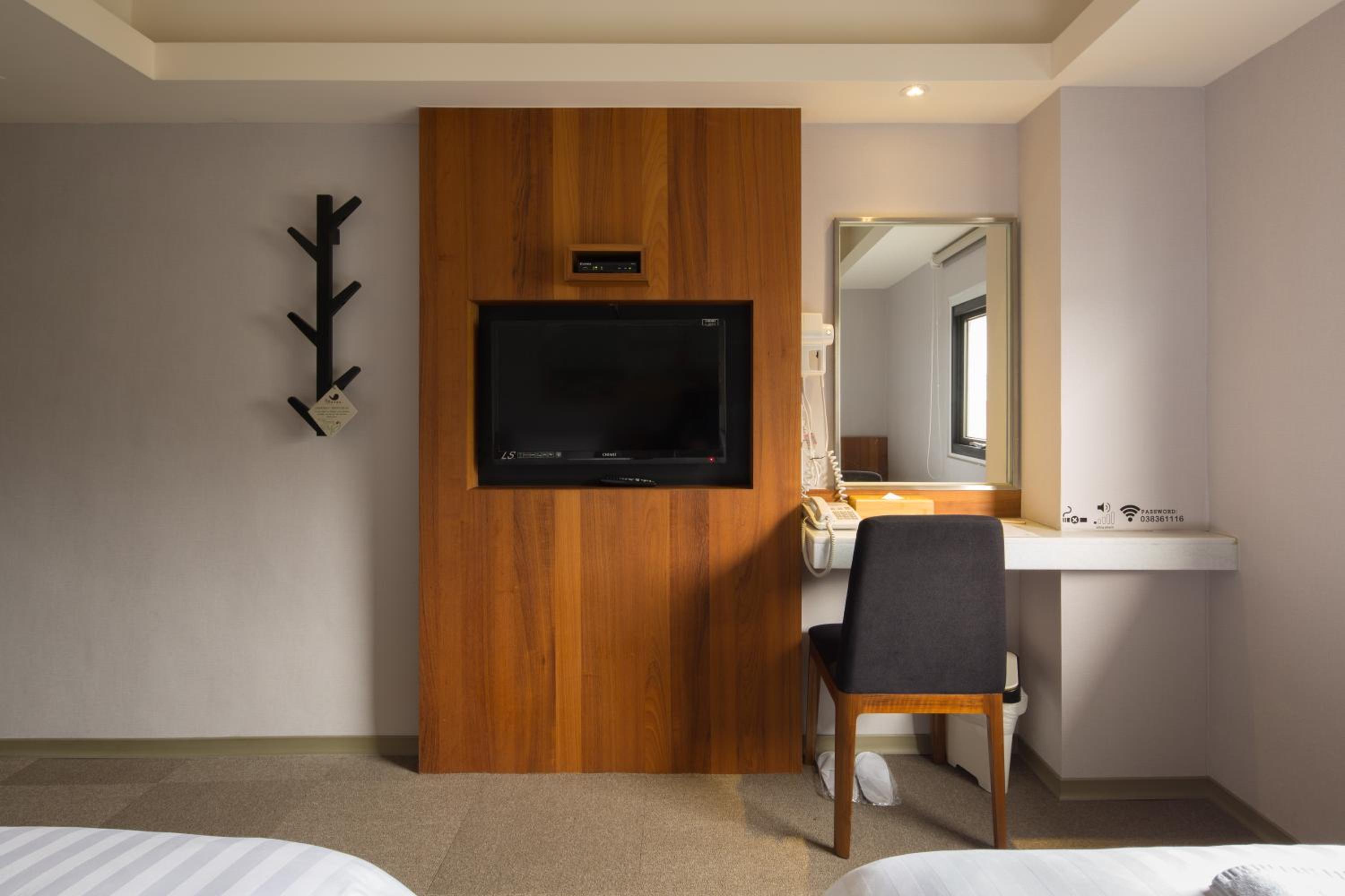 Twin Room with City View photo 1