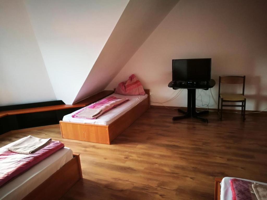 Standard Quadruple Room photo 2