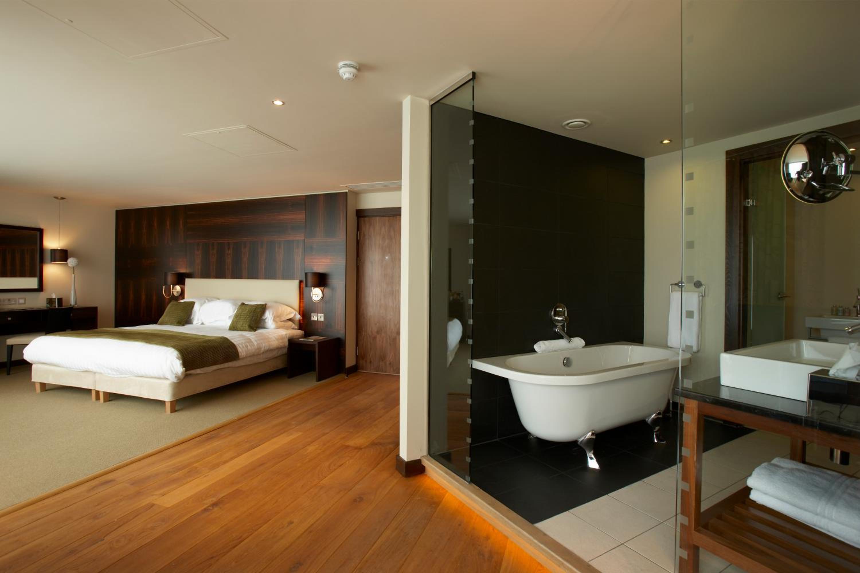 Suite - Photo 9