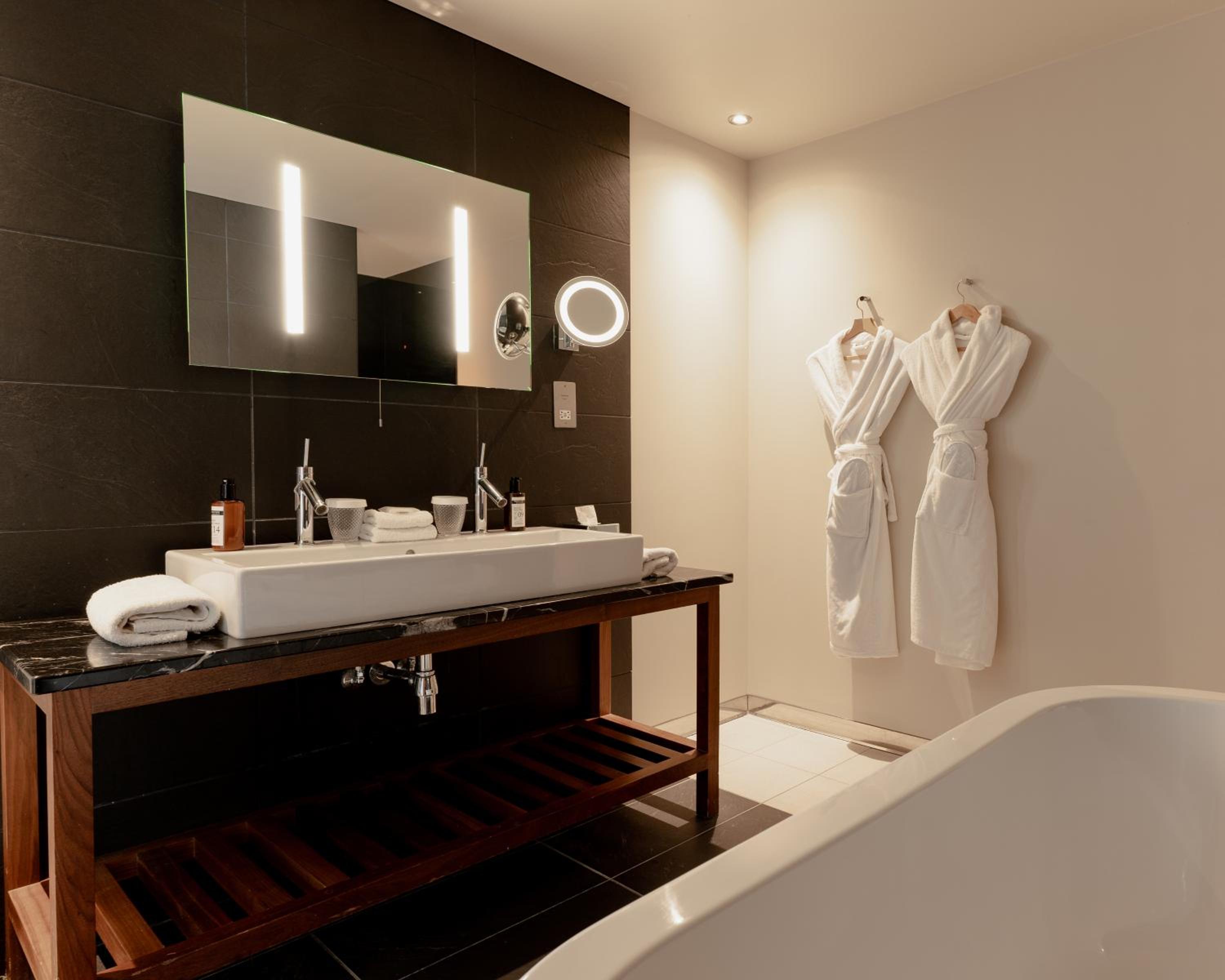 Suite - Photo 6
