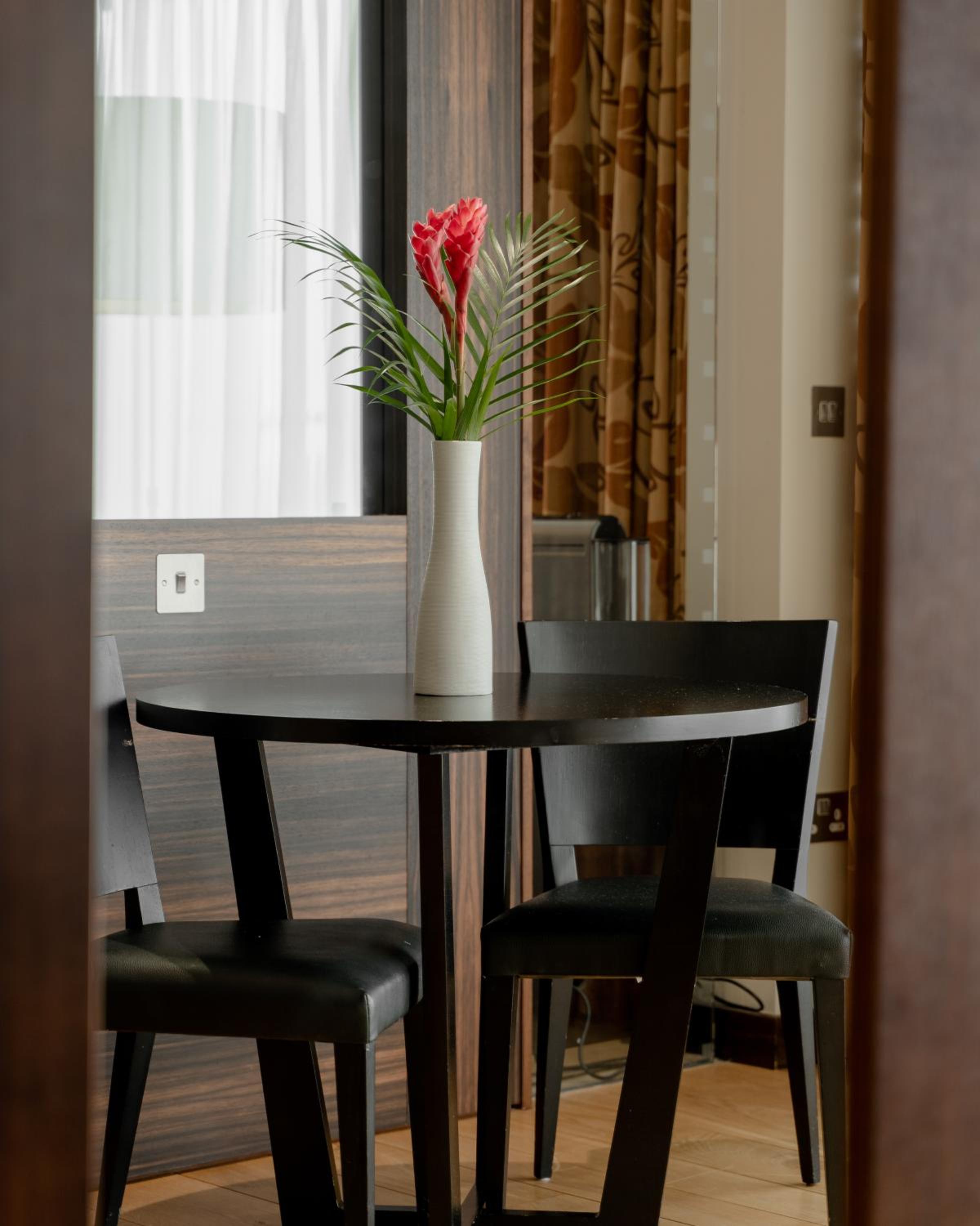 Suite - Photo 5