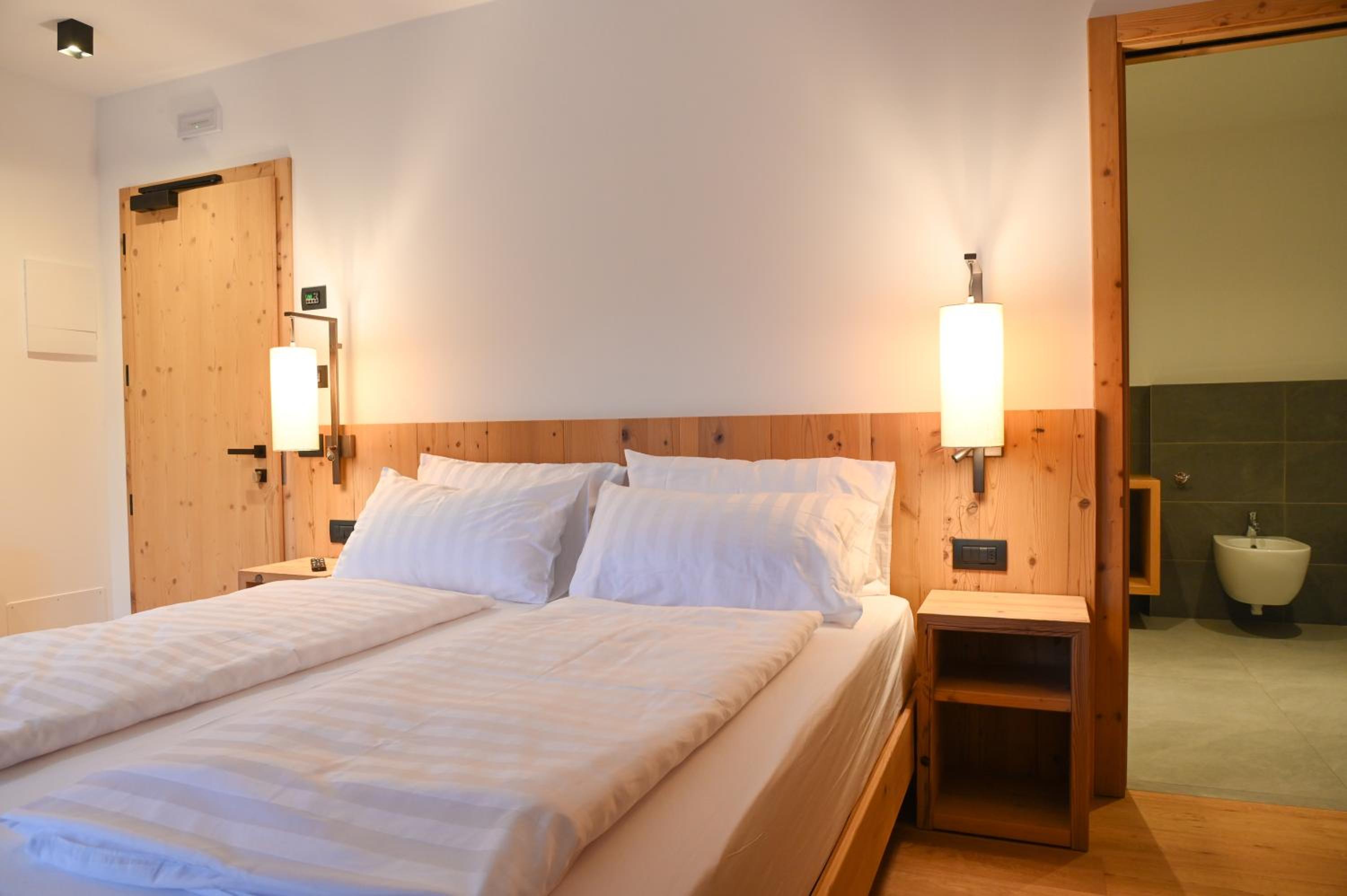 Junior Suite with Balcony photo 3