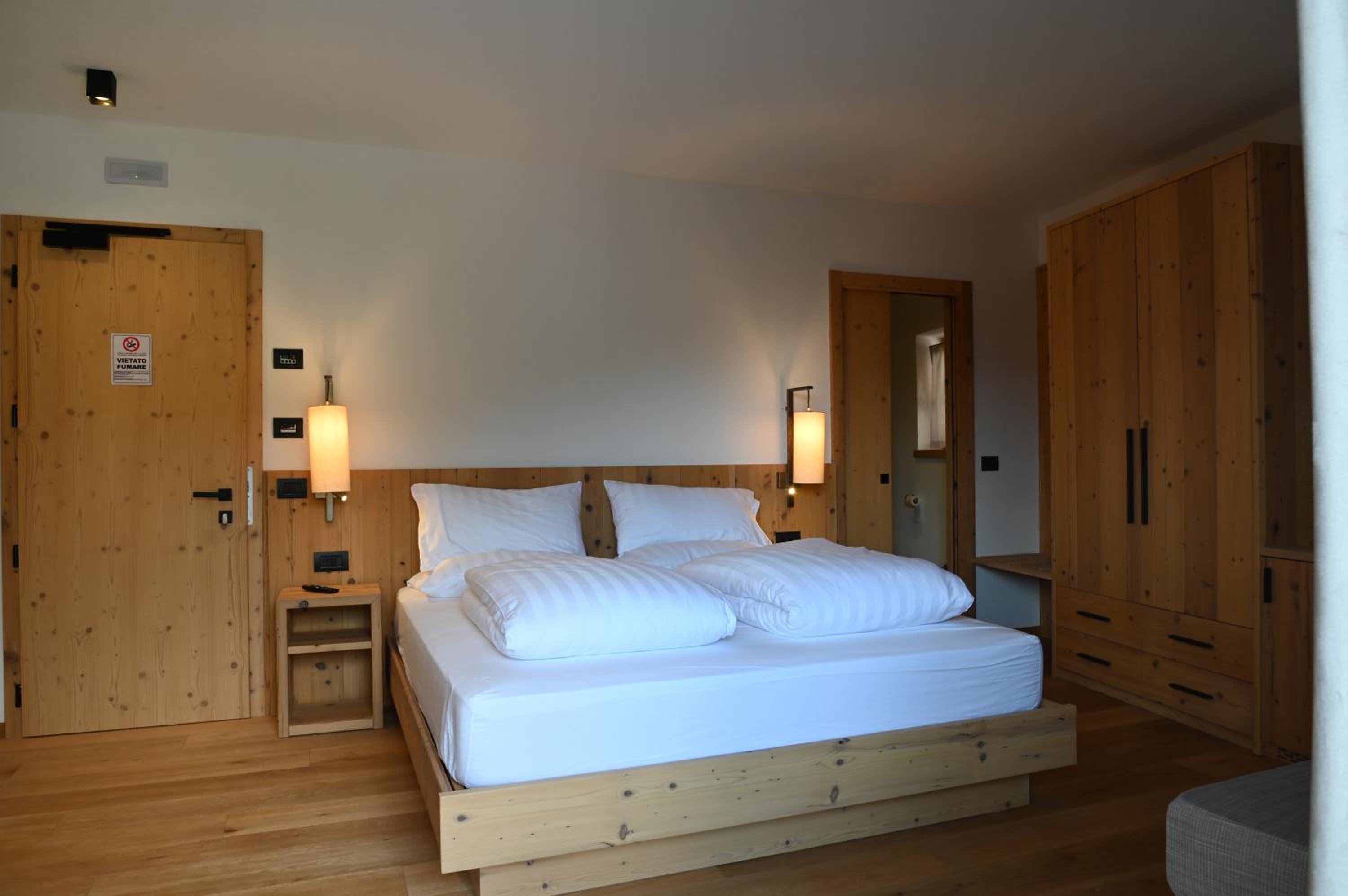 Junior Suite with Balcony photo 2
